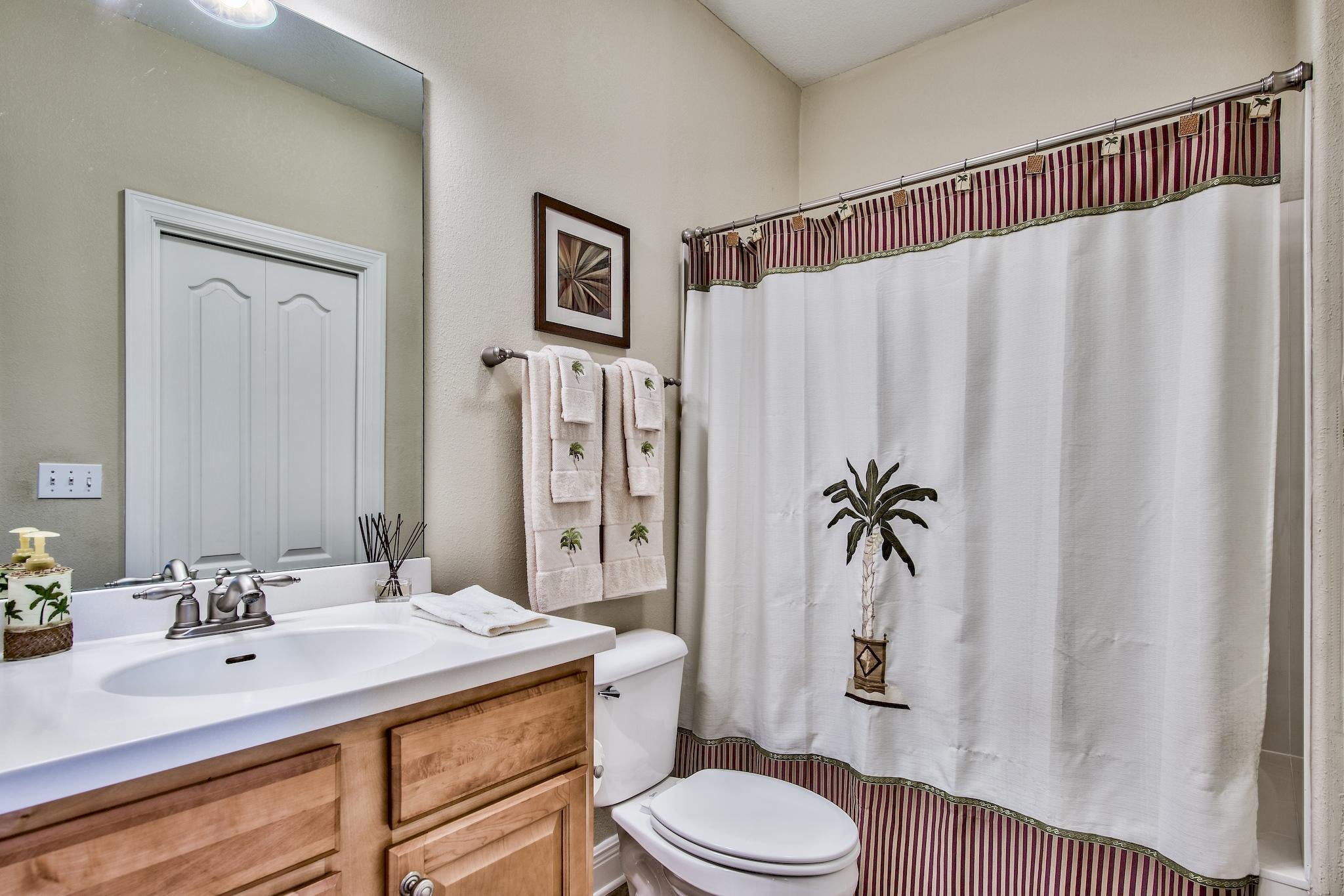 DIAMOND LAKES - Residential
