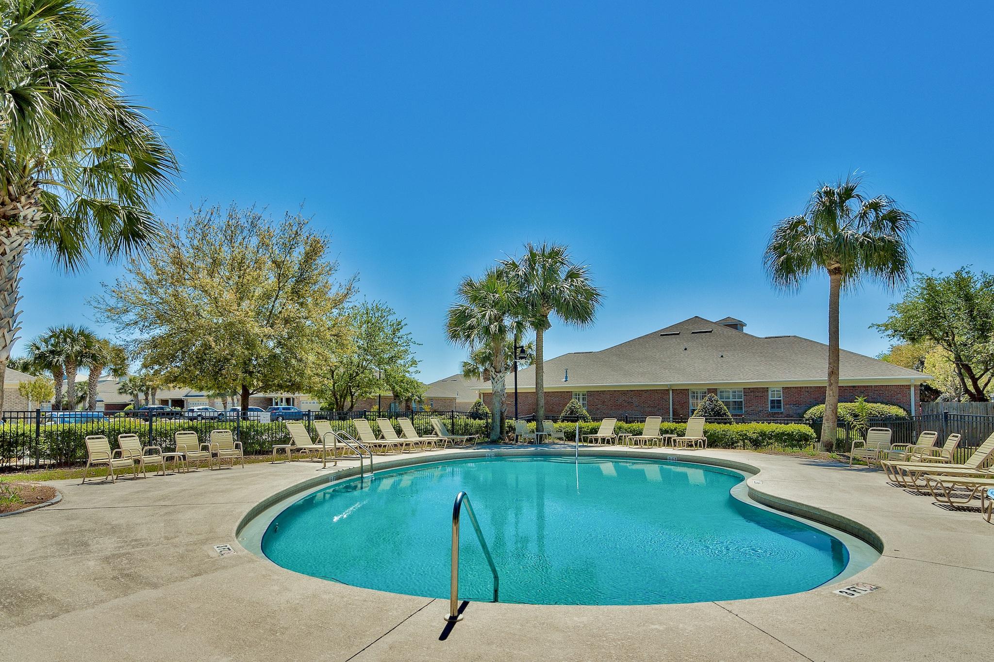 DIAMOND LAKES - Residential