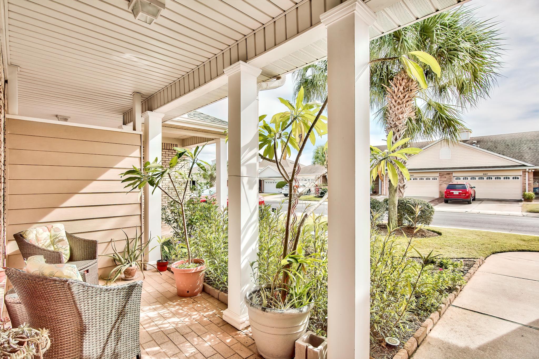 DIAMOND LAKES - Residential