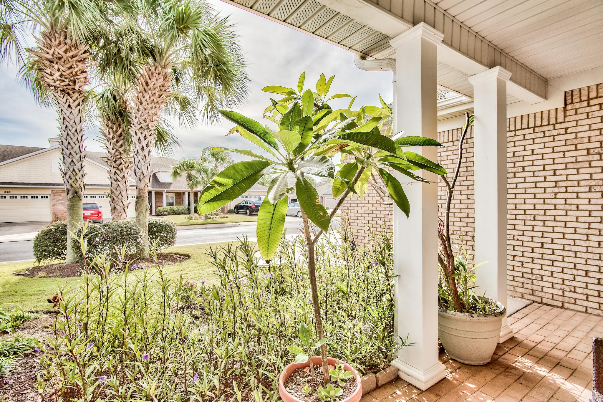 DIAMOND LAKES - Residential