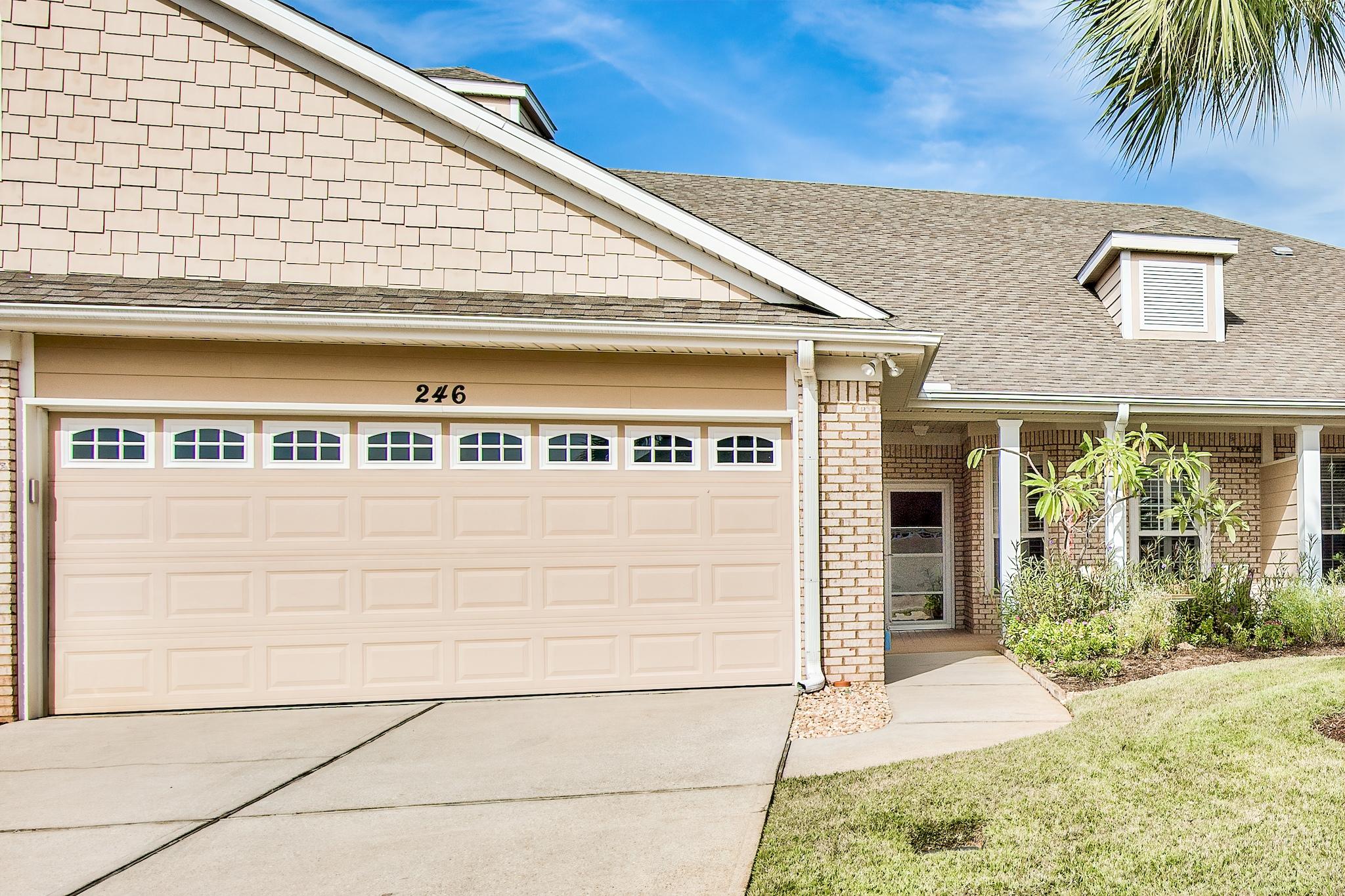 DIAMOND LAKES - Residential