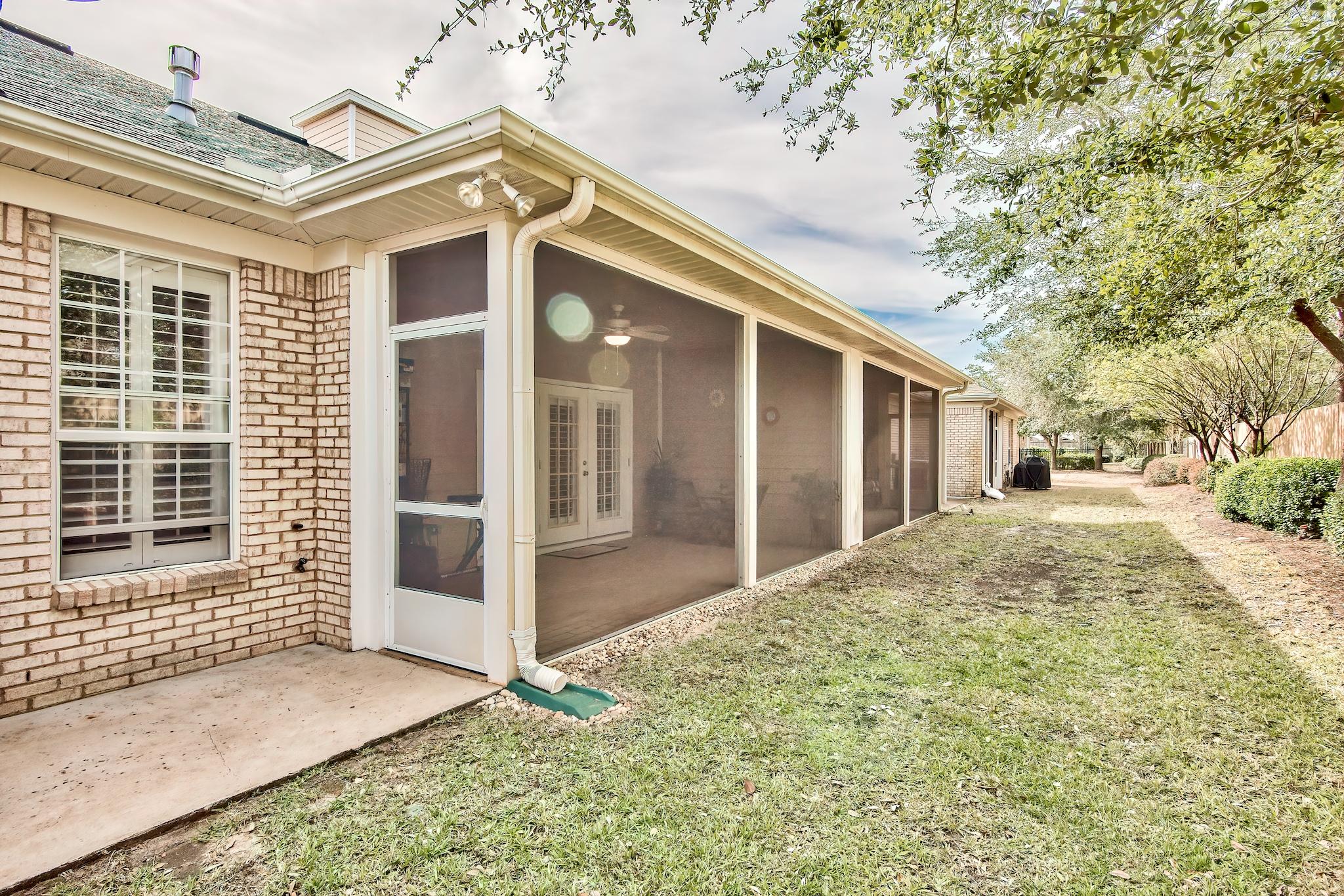 DIAMOND LAKES - Residential