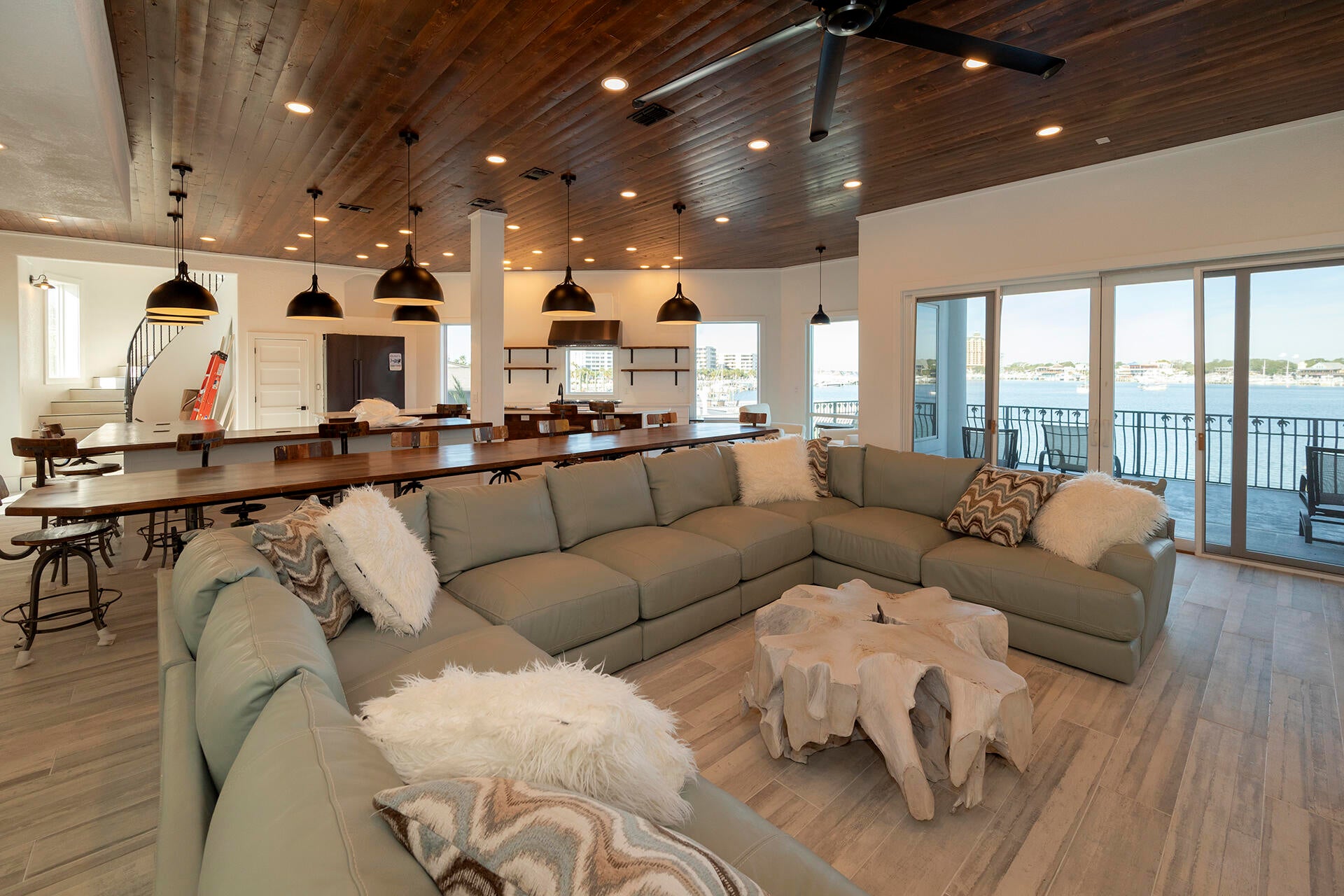 HOLIDAY ISLE - Residential