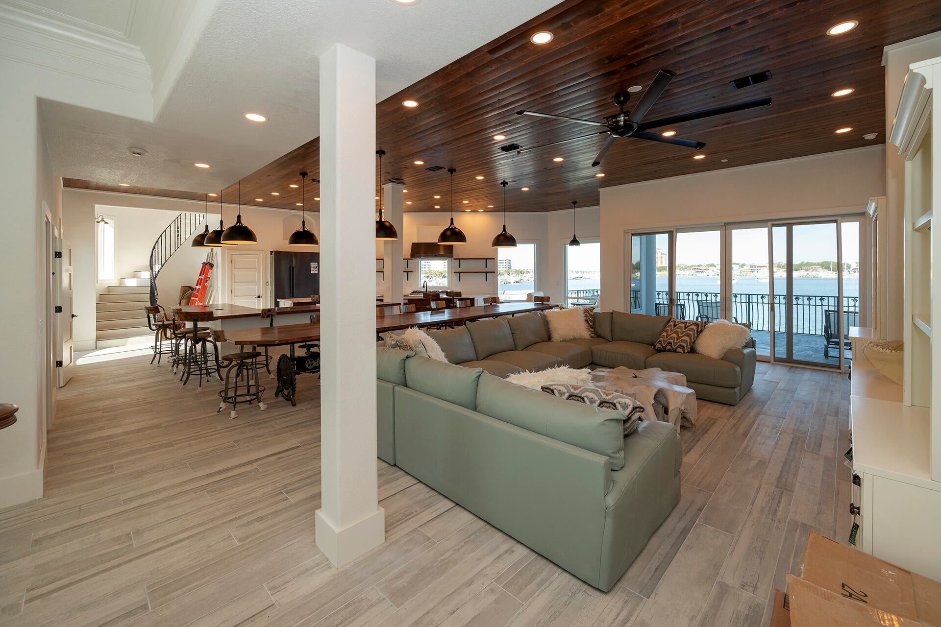 HOLIDAY ISLE - Residential