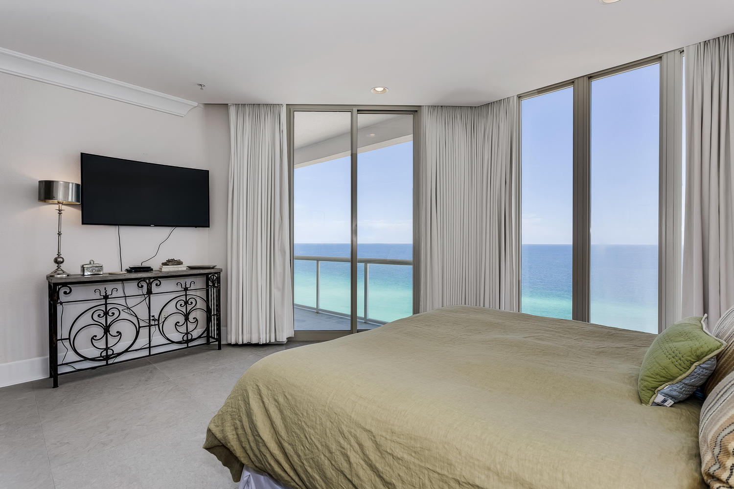 BEACH CLUB CONDO THE - Residential