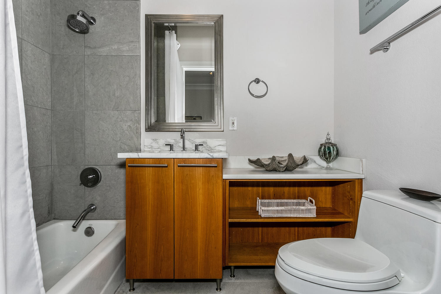 BEACH CLUB CONDO THE - Residential