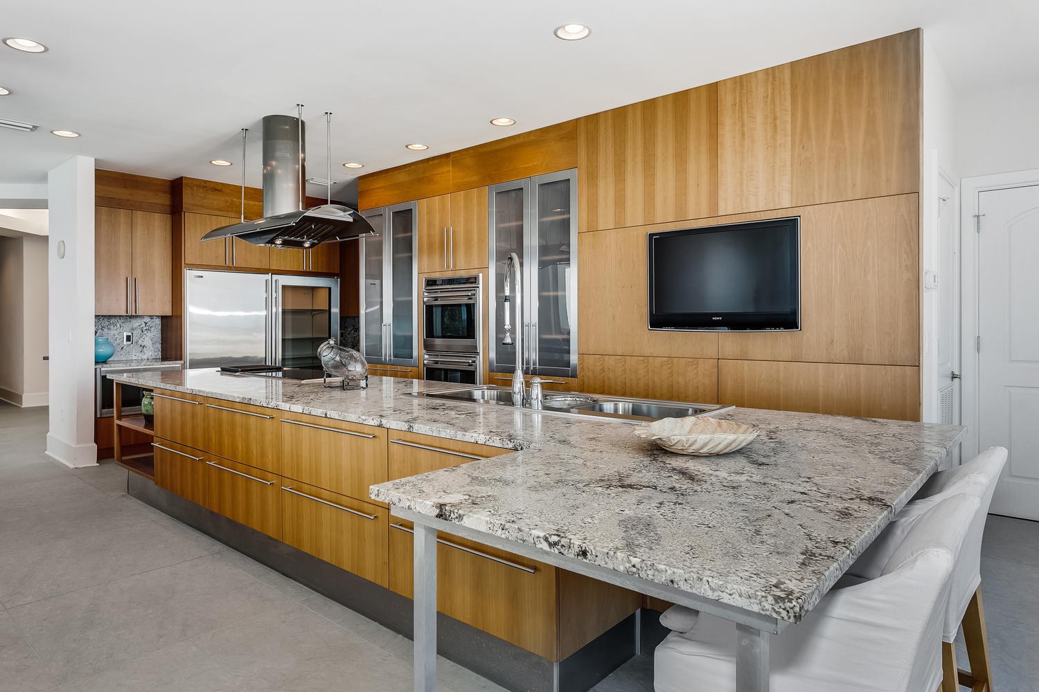 BEACH CLUB CONDO THE - Residential