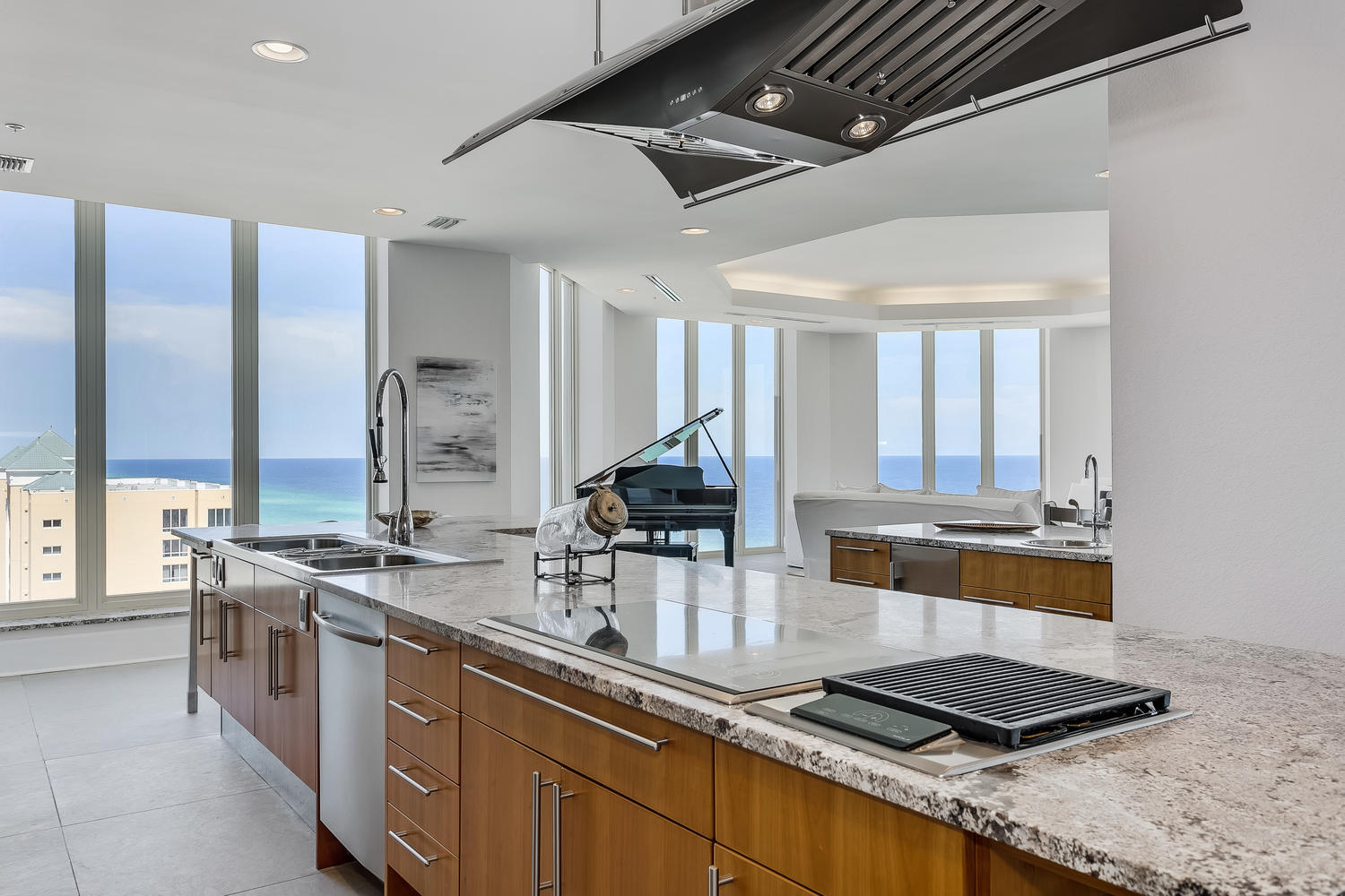 BEACH CLUB CONDO THE - Residential