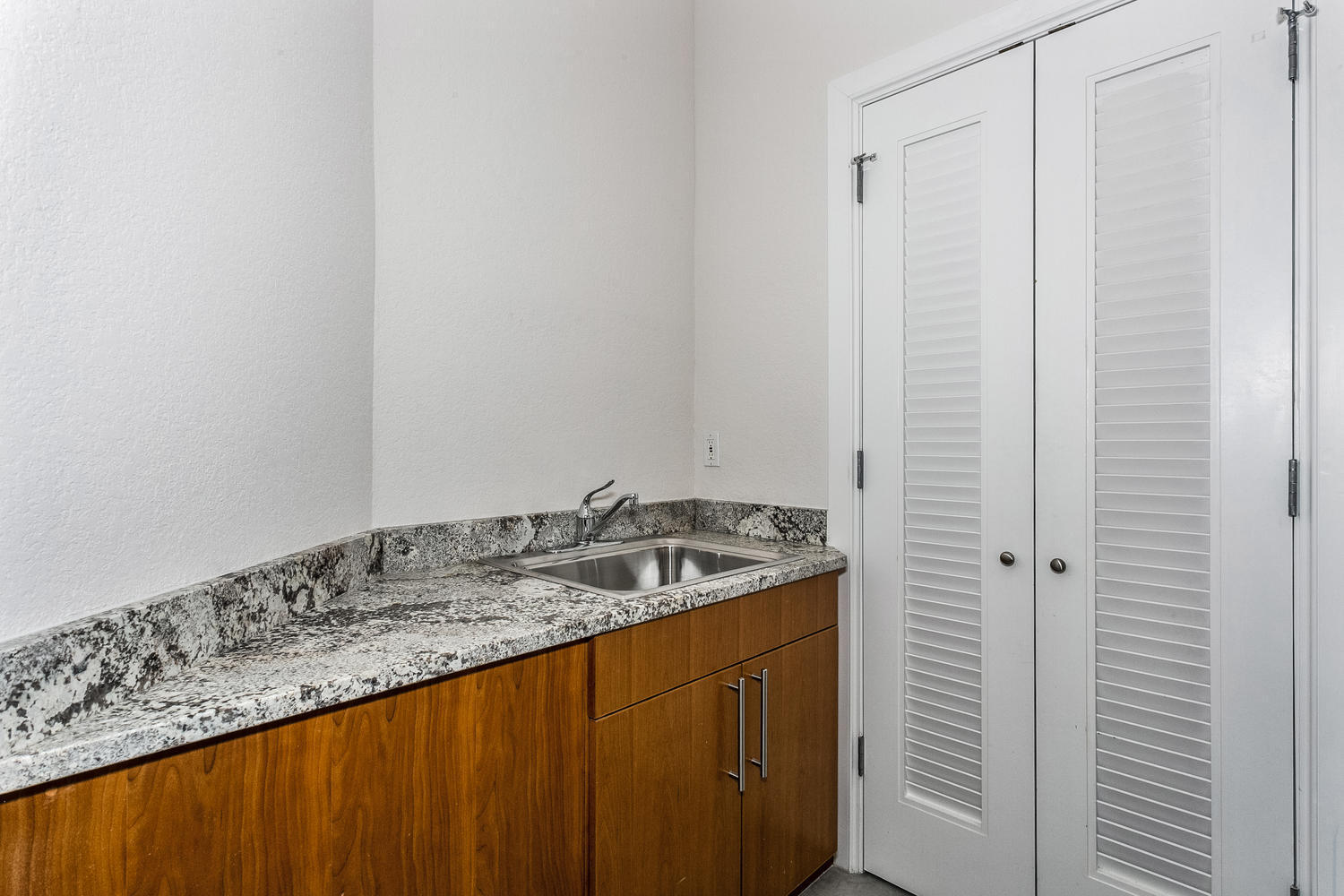 BEACH CLUB CONDO THE - Residential