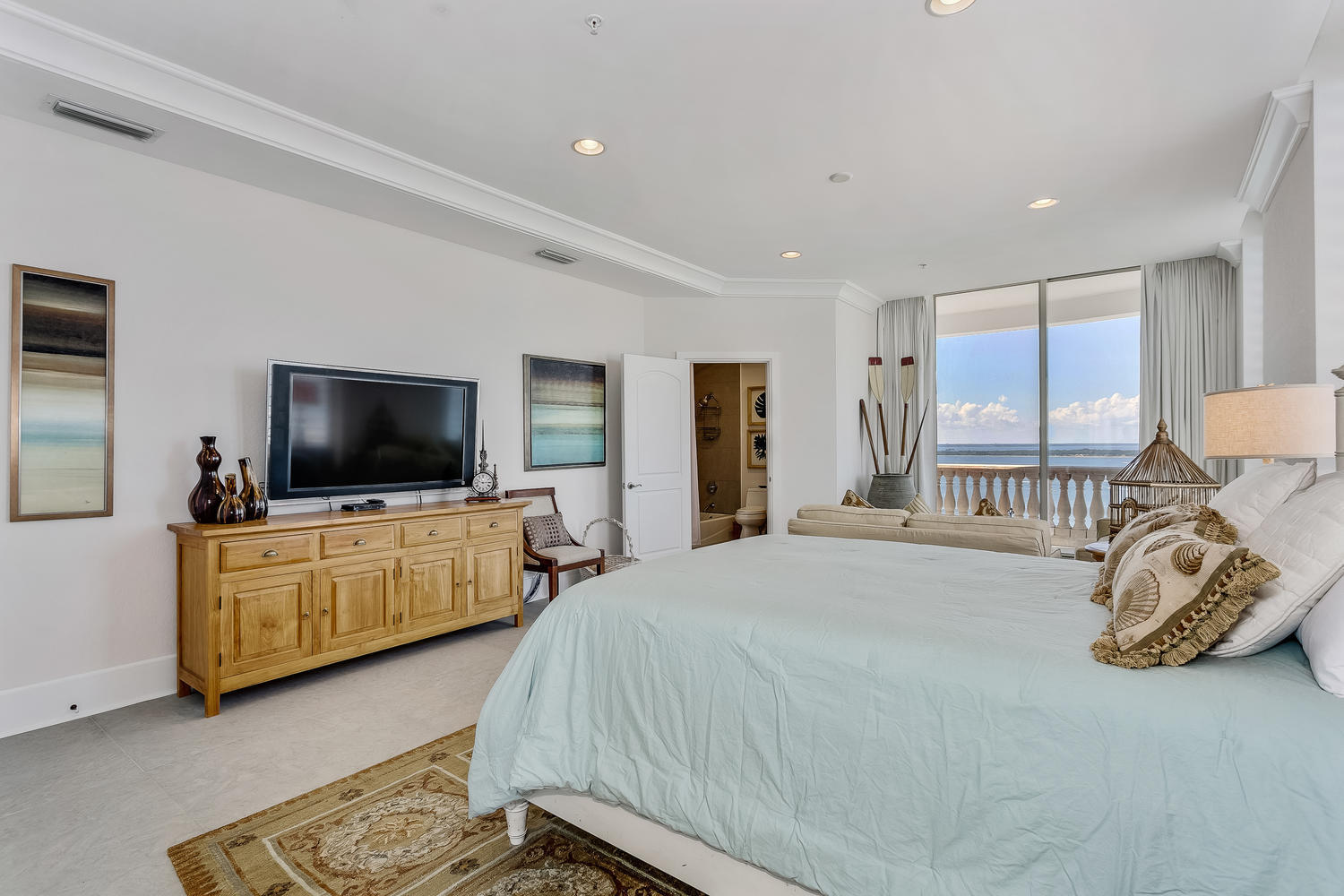 BEACH CLUB CONDO THE - Residential
