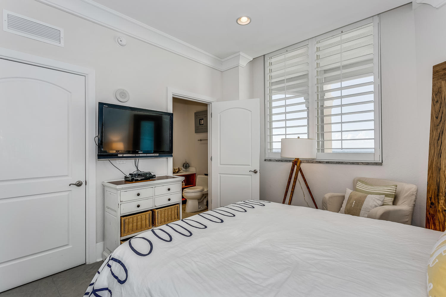 BEACH CLUB CONDO THE - Residential