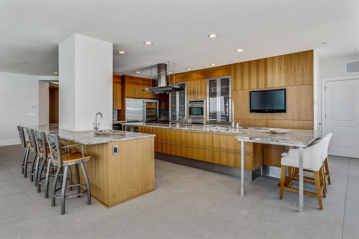 BEACH CLUB CONDO THE - Residential