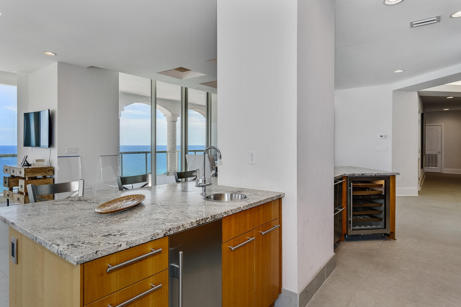 BEACH CLUB CONDO THE - Residential