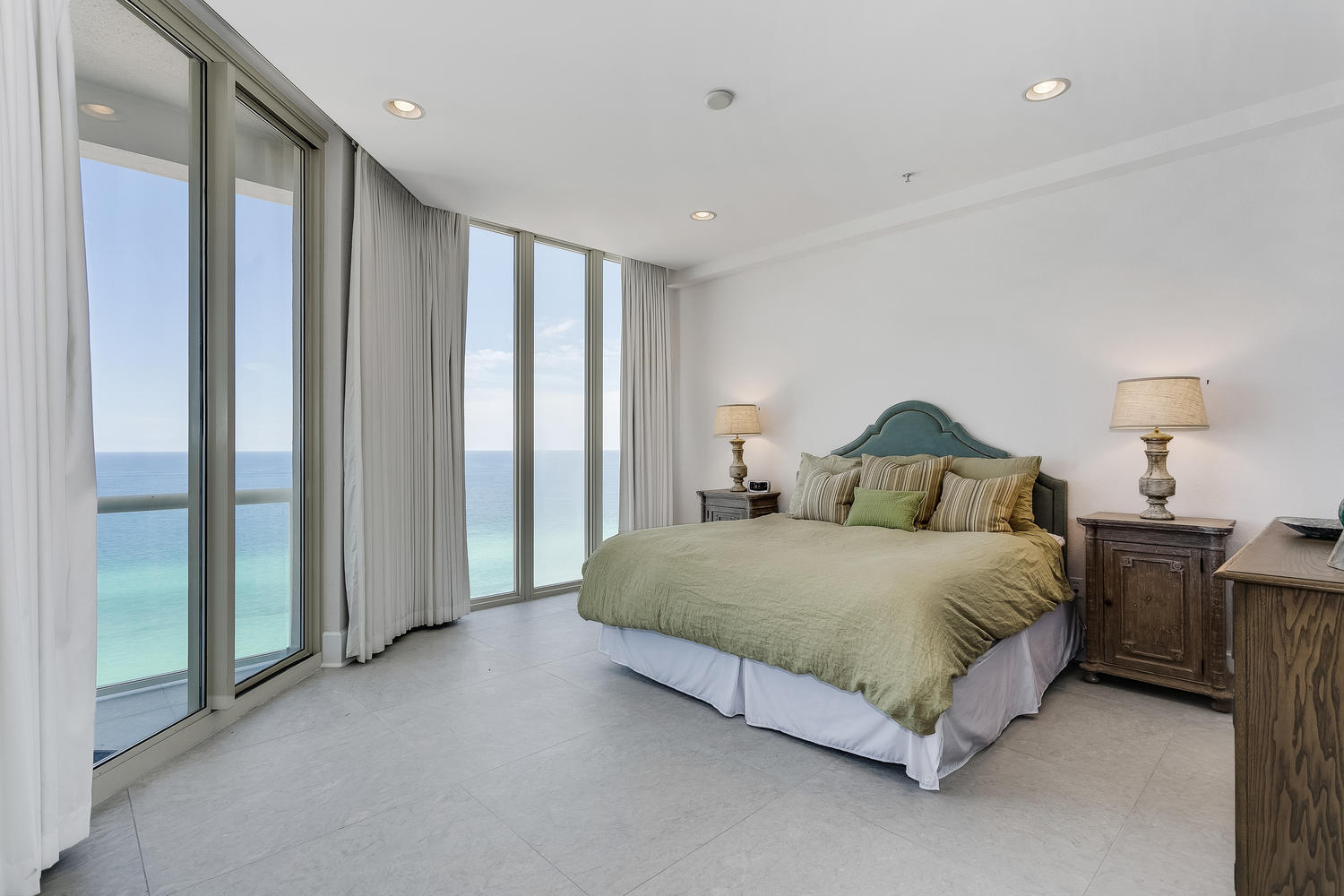 BEACH CLUB CONDO THE - Residential