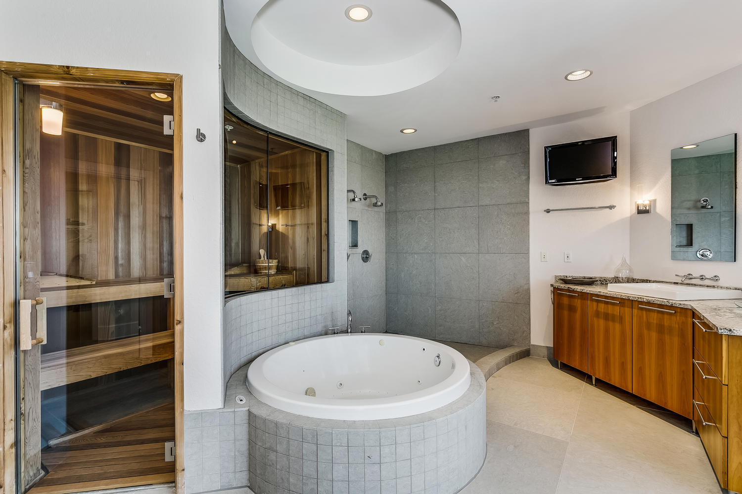 BEACH CLUB CONDO THE - Residential