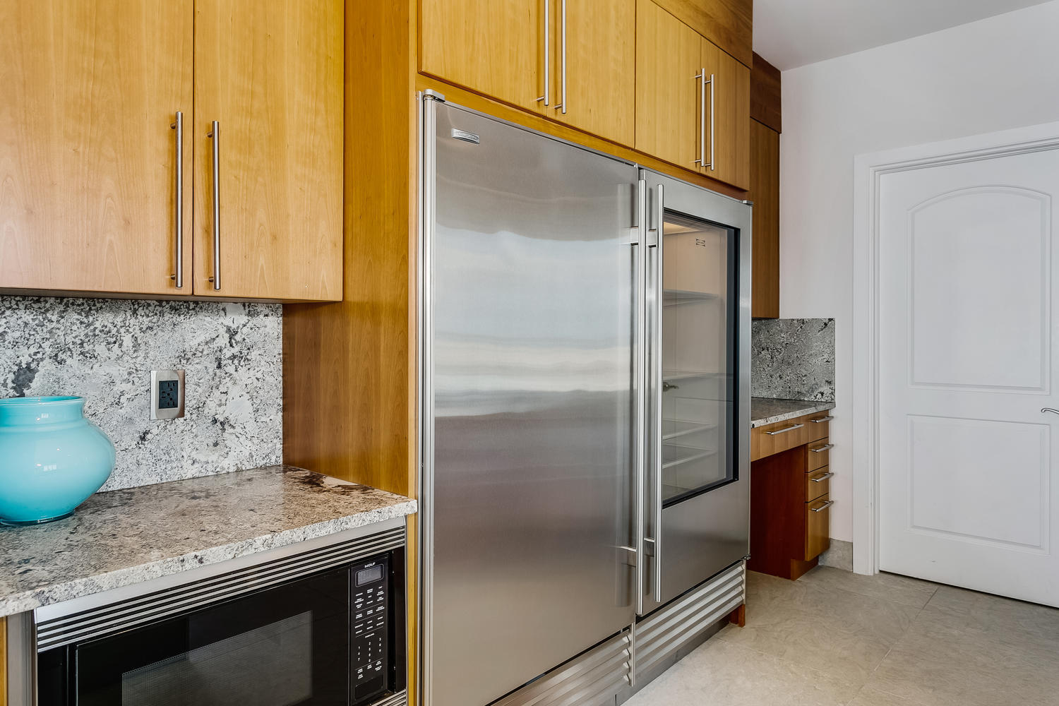 BEACH CLUB CONDO THE - Residential