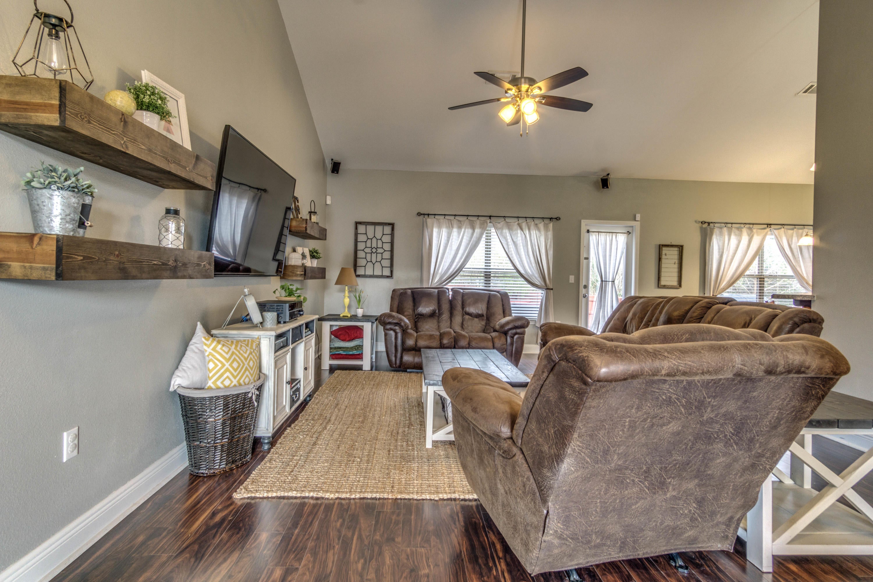 ROLLING RIDGE - Residential