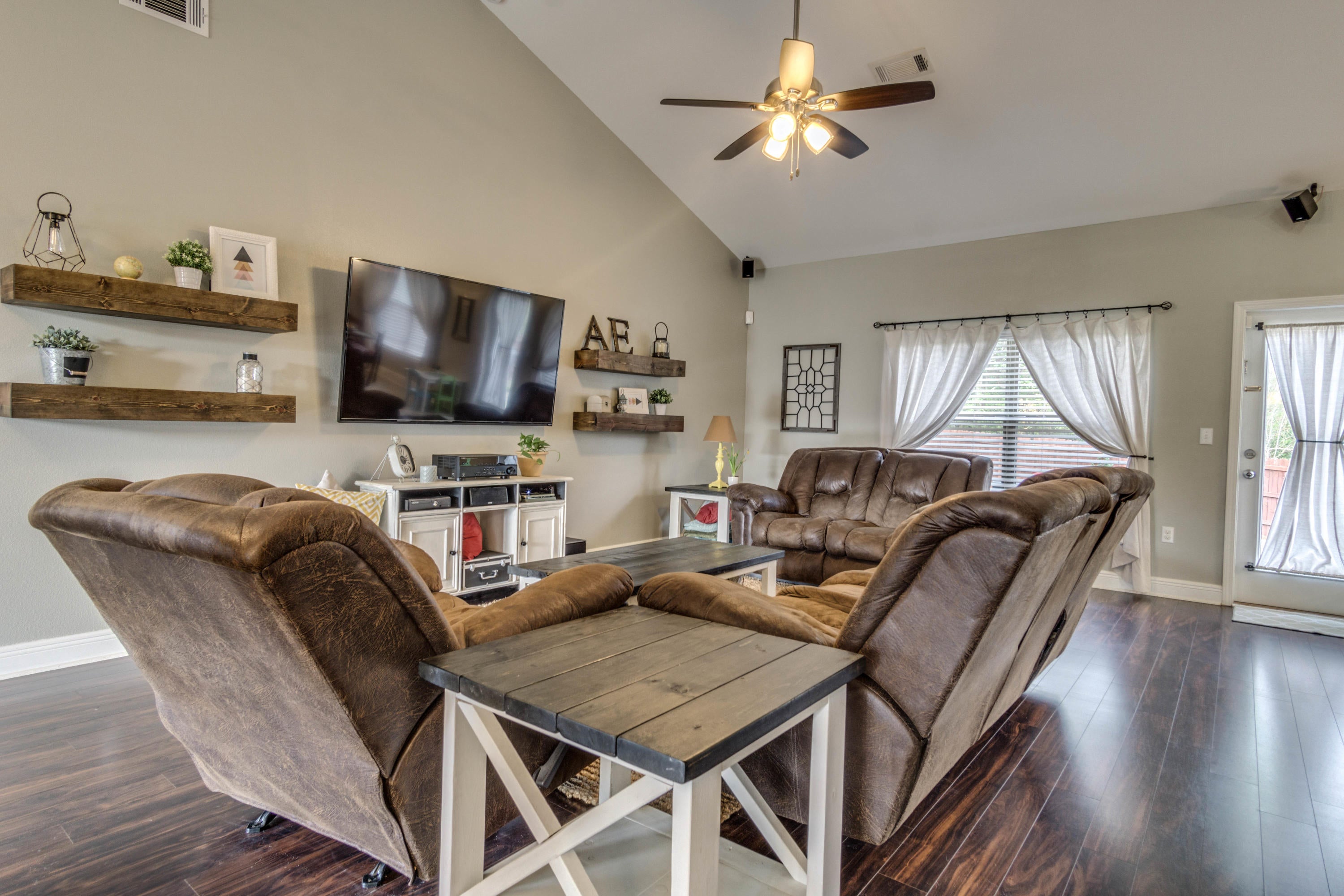 ROLLING RIDGE - Residential