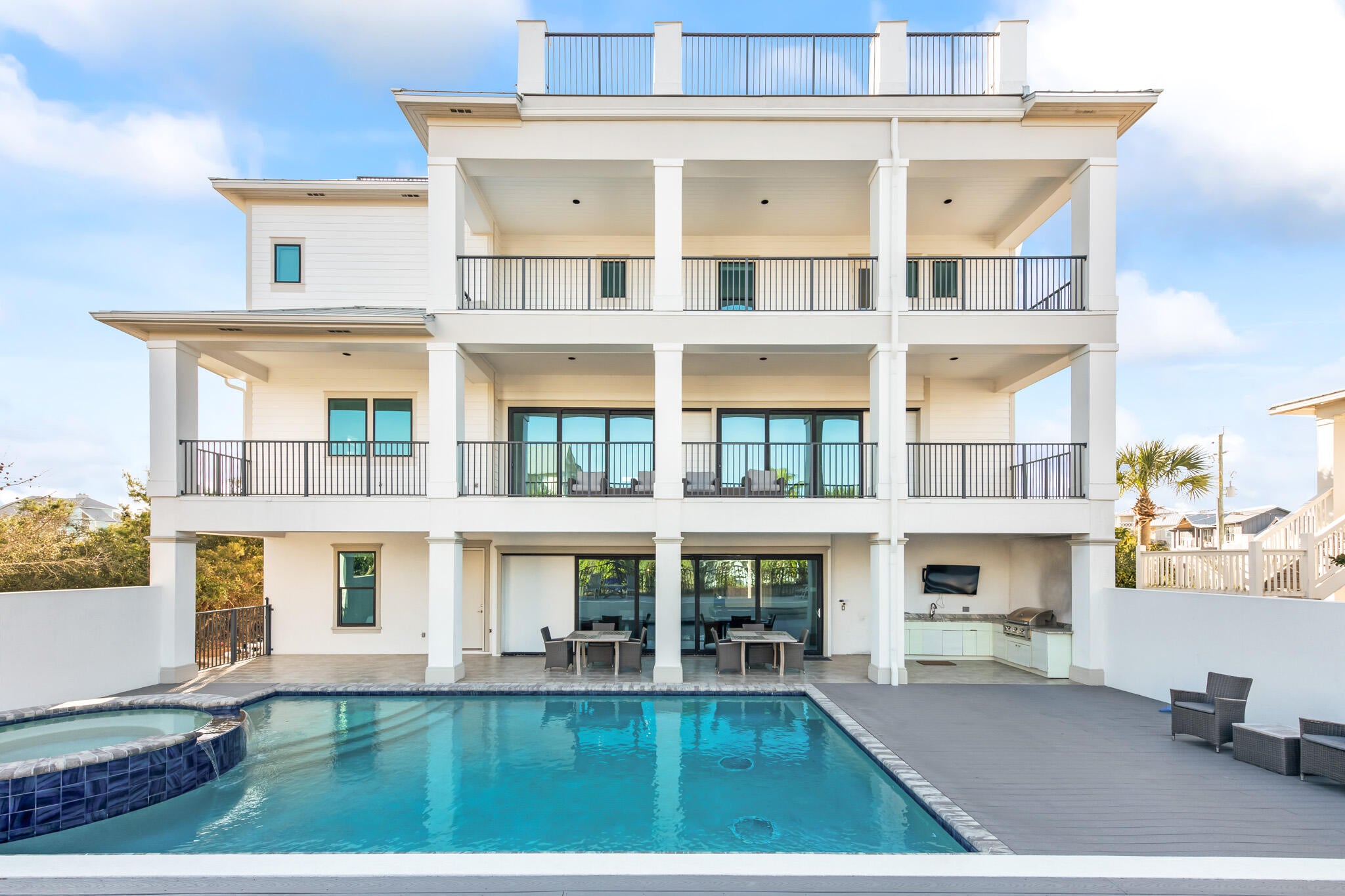 BEACH HIGHLAND - Residential