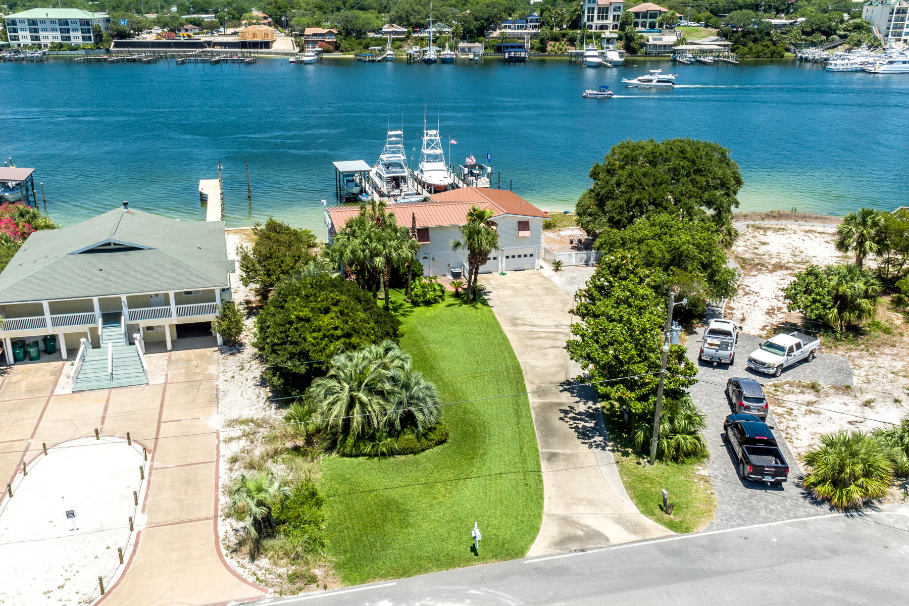 HOLIDAY ISLE - Residential