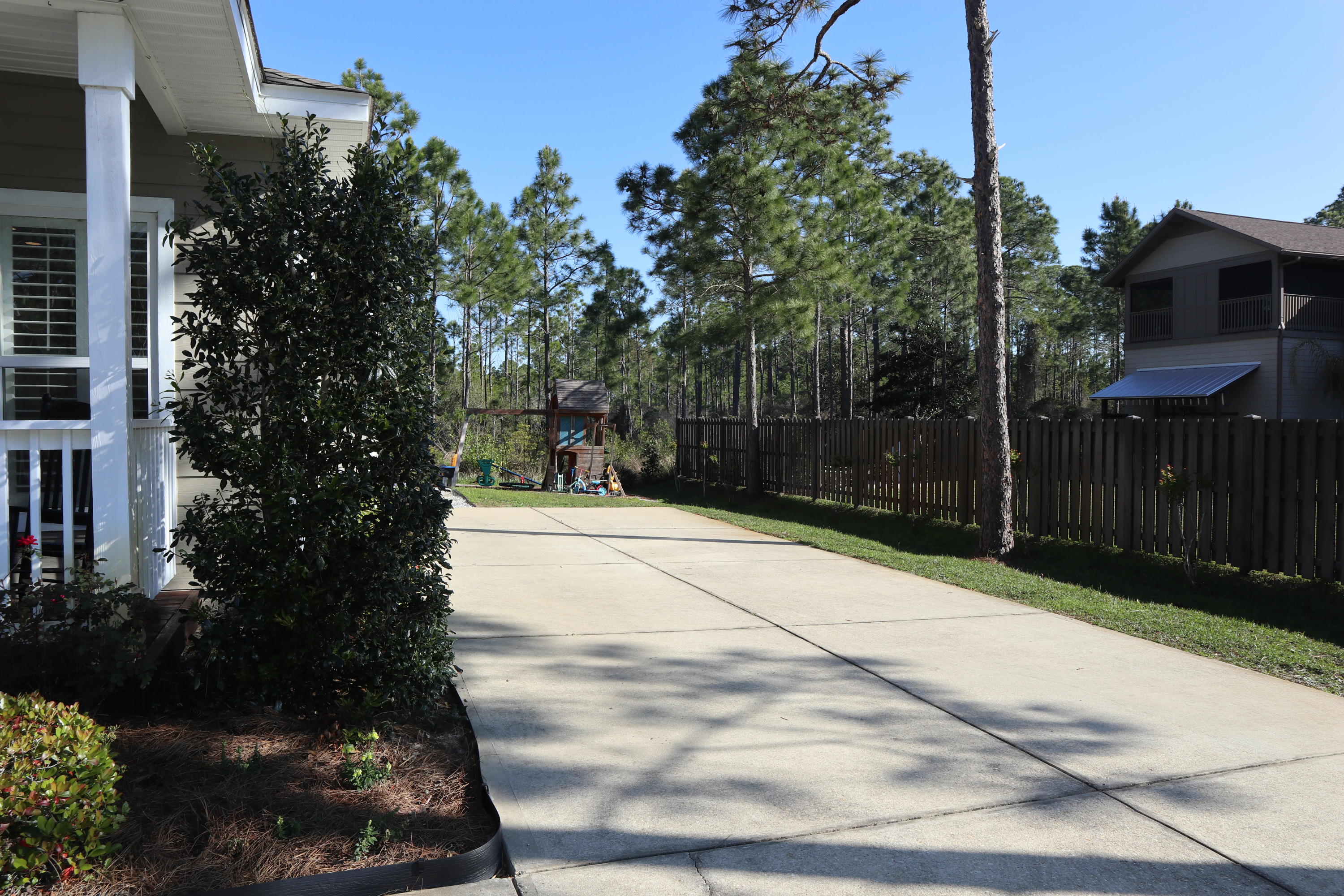 EXCLUSIVE BCH EST - Residential