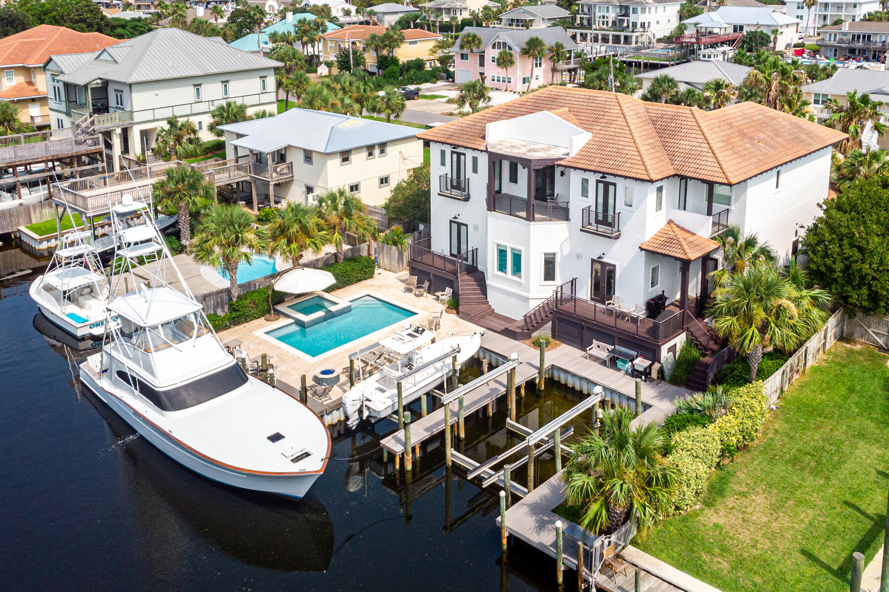 HOLIDAY ISLE - Residential