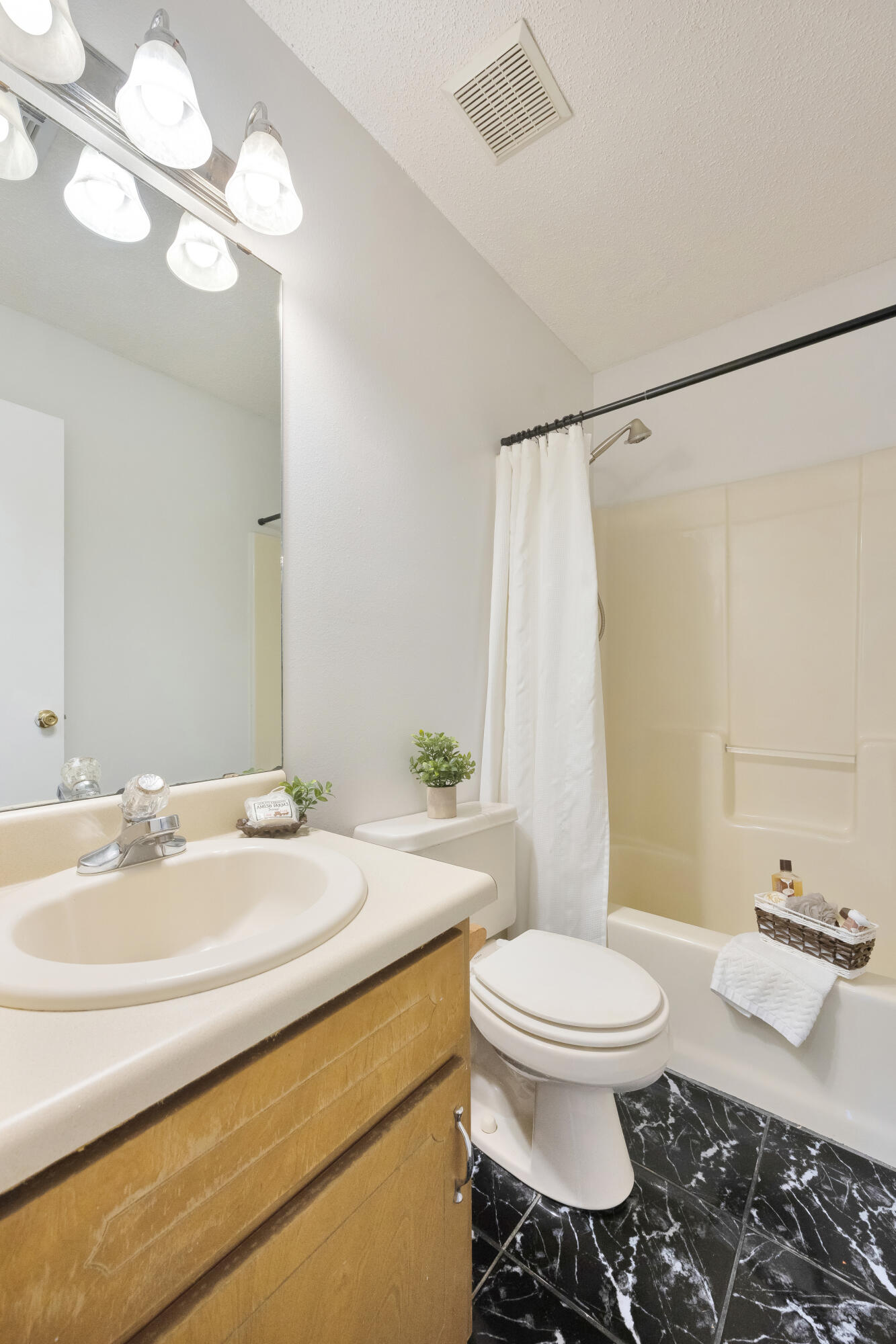 CORONADO VILLAGE PH 1 - Residential