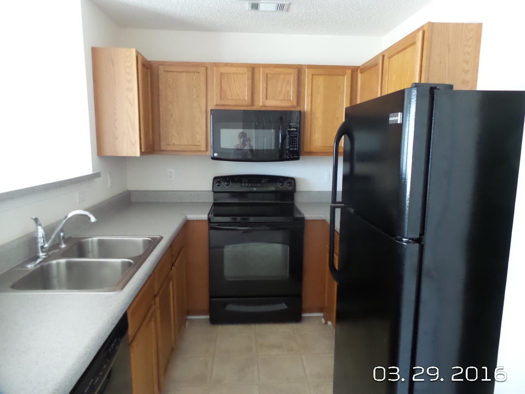 ROLLING PINES - Residential Lease