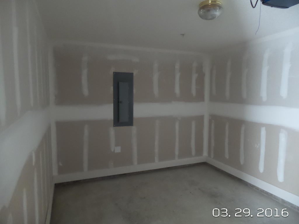 ROLLING PINES - Residential Lease