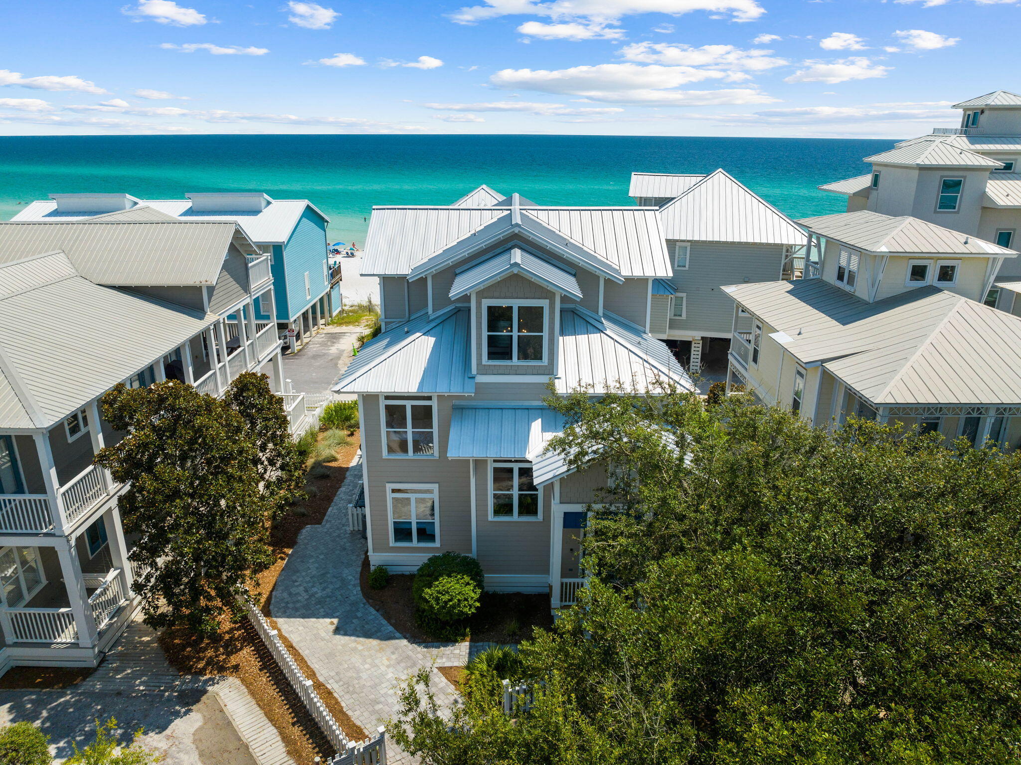 SUMMER'S EDGE - Residential