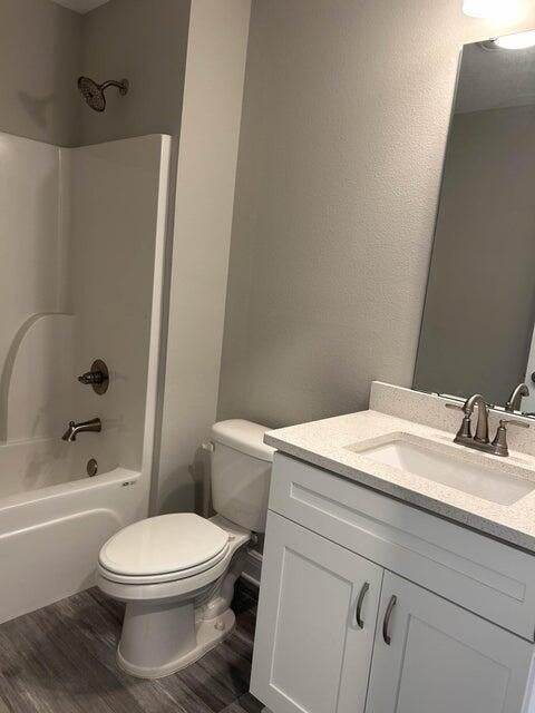 GARDEN CITY - Residential Lease