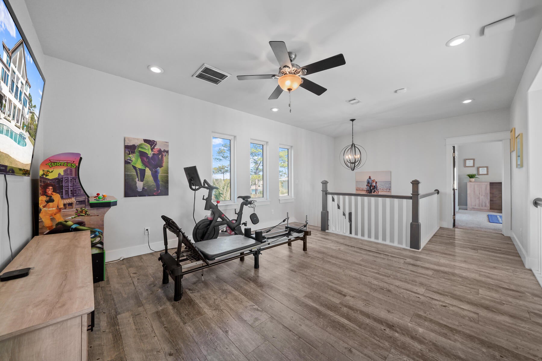 BLACK POINTE - Residential