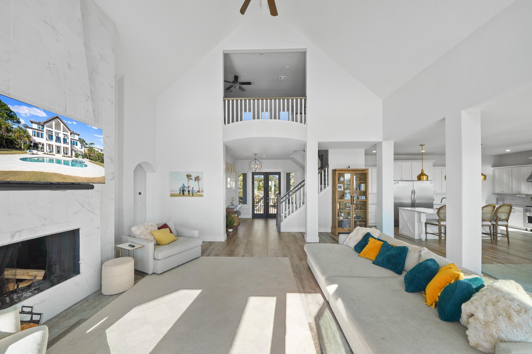 BLACK POINTE - Residential