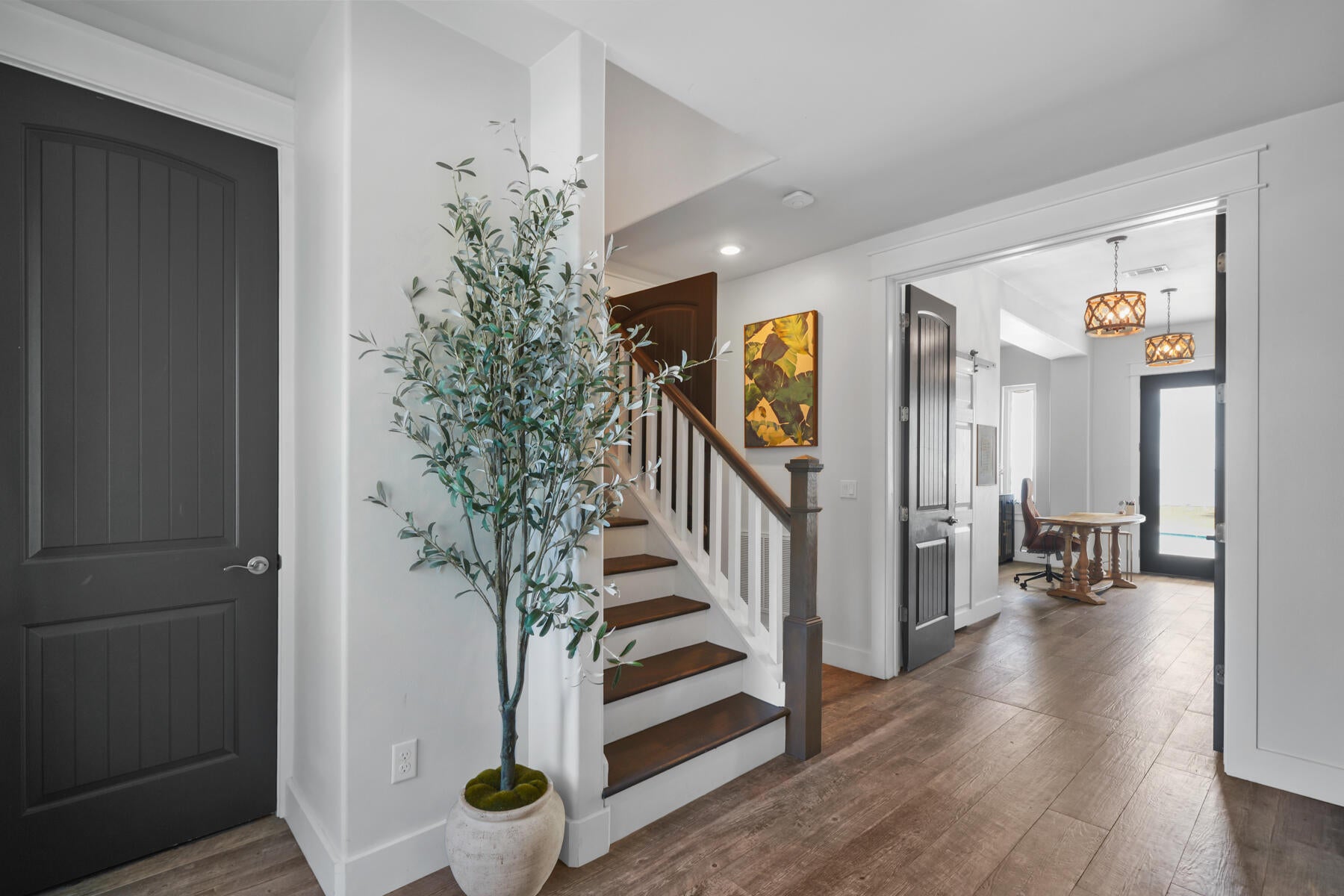 BLACK POINTE - Residential