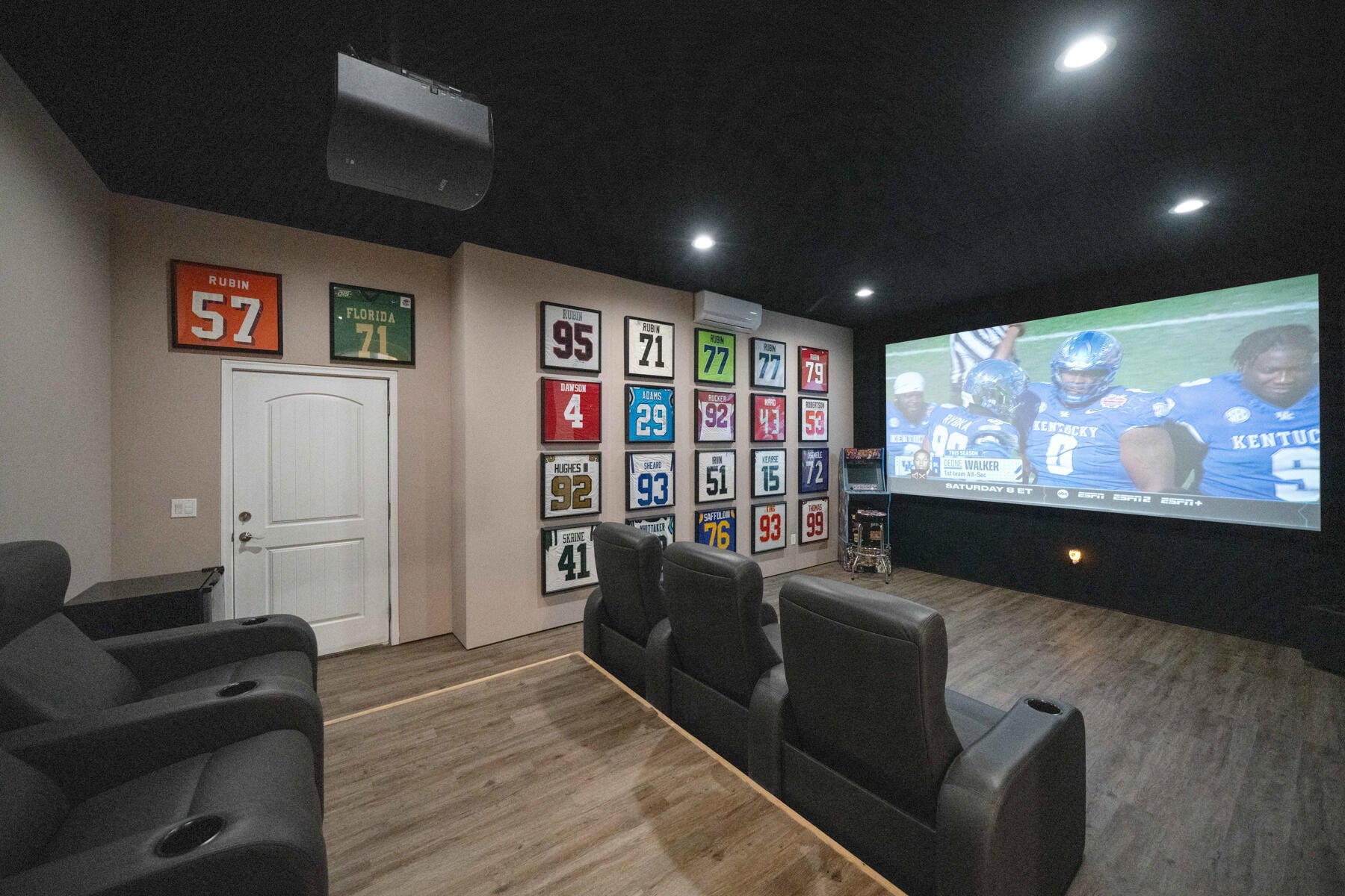 BLACK POINTE - Residential