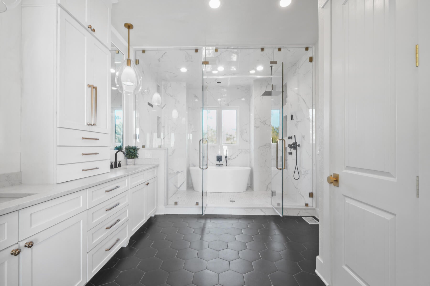 BLACK POINTE - Residential