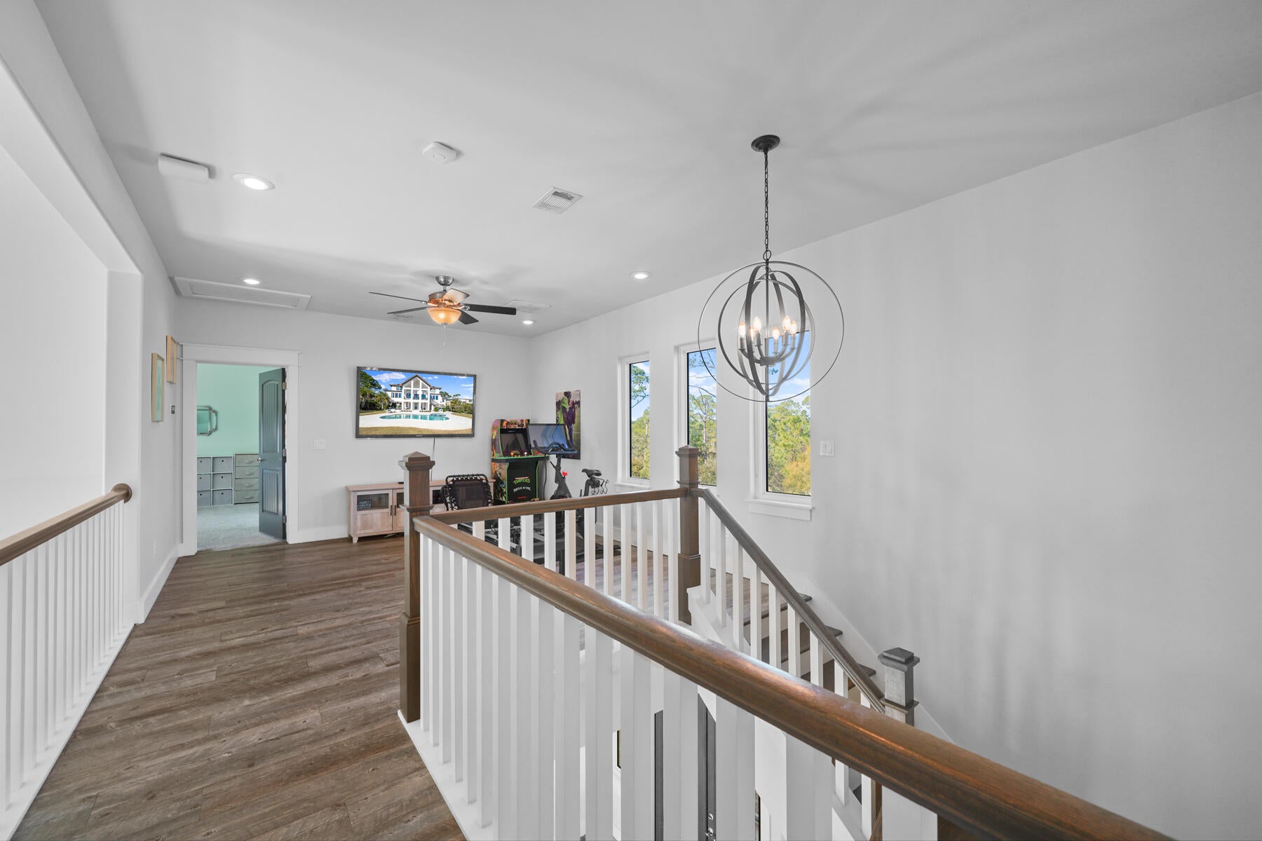 BLACK POINTE - Residential