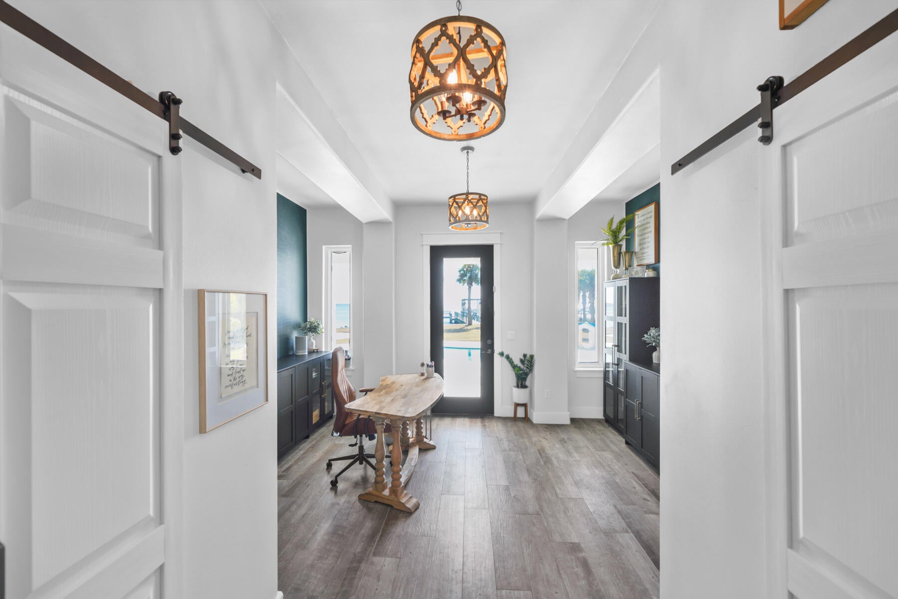 BLACK POINTE - Residential