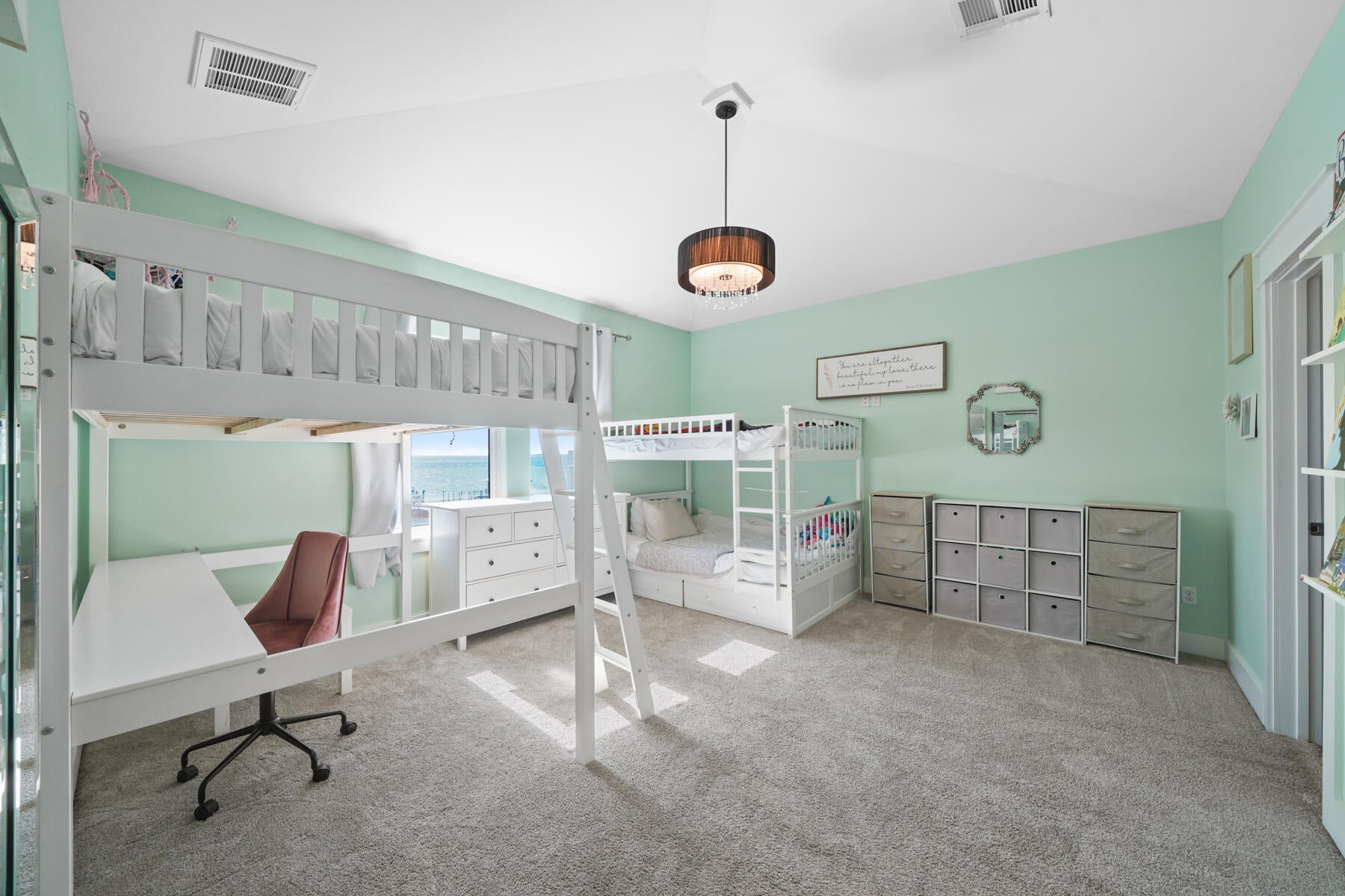 BLACK POINTE - Residential