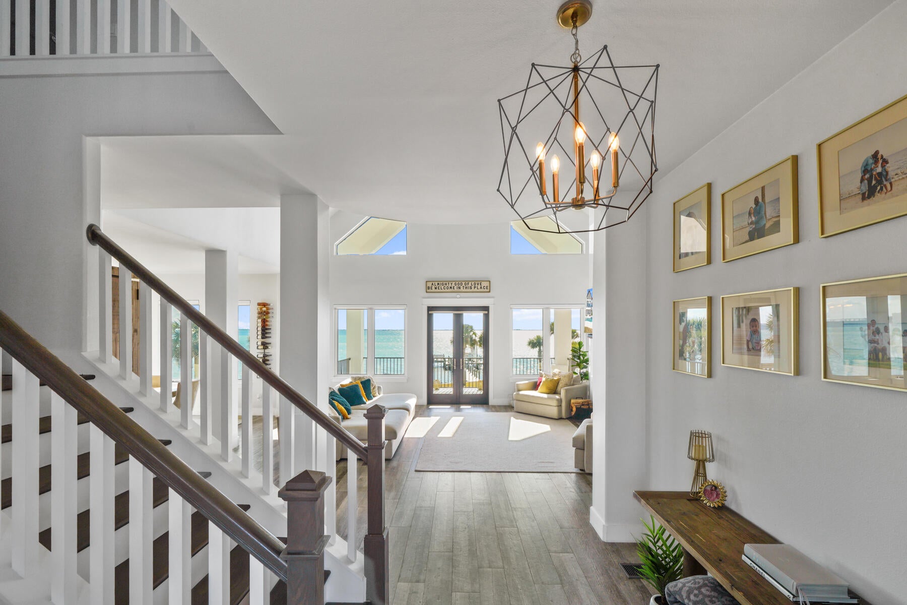 BLACK POINTE - Residential