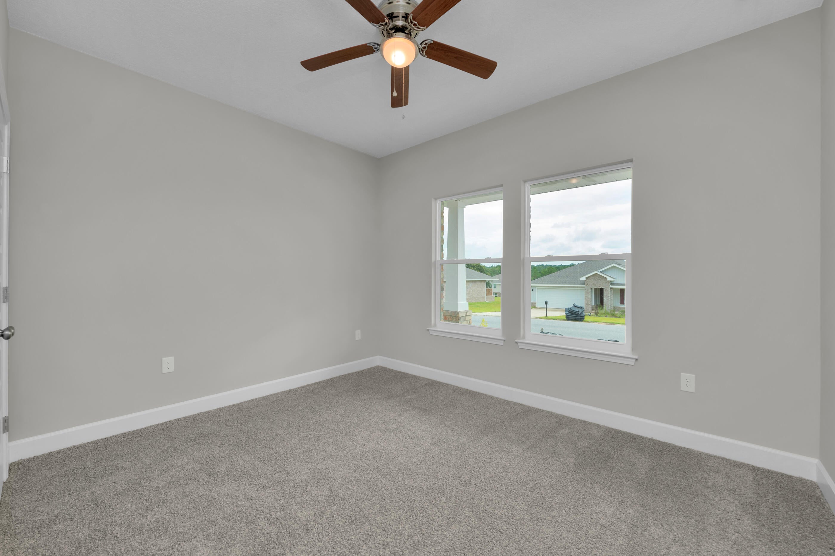 LAKERIDGE EST - Residential