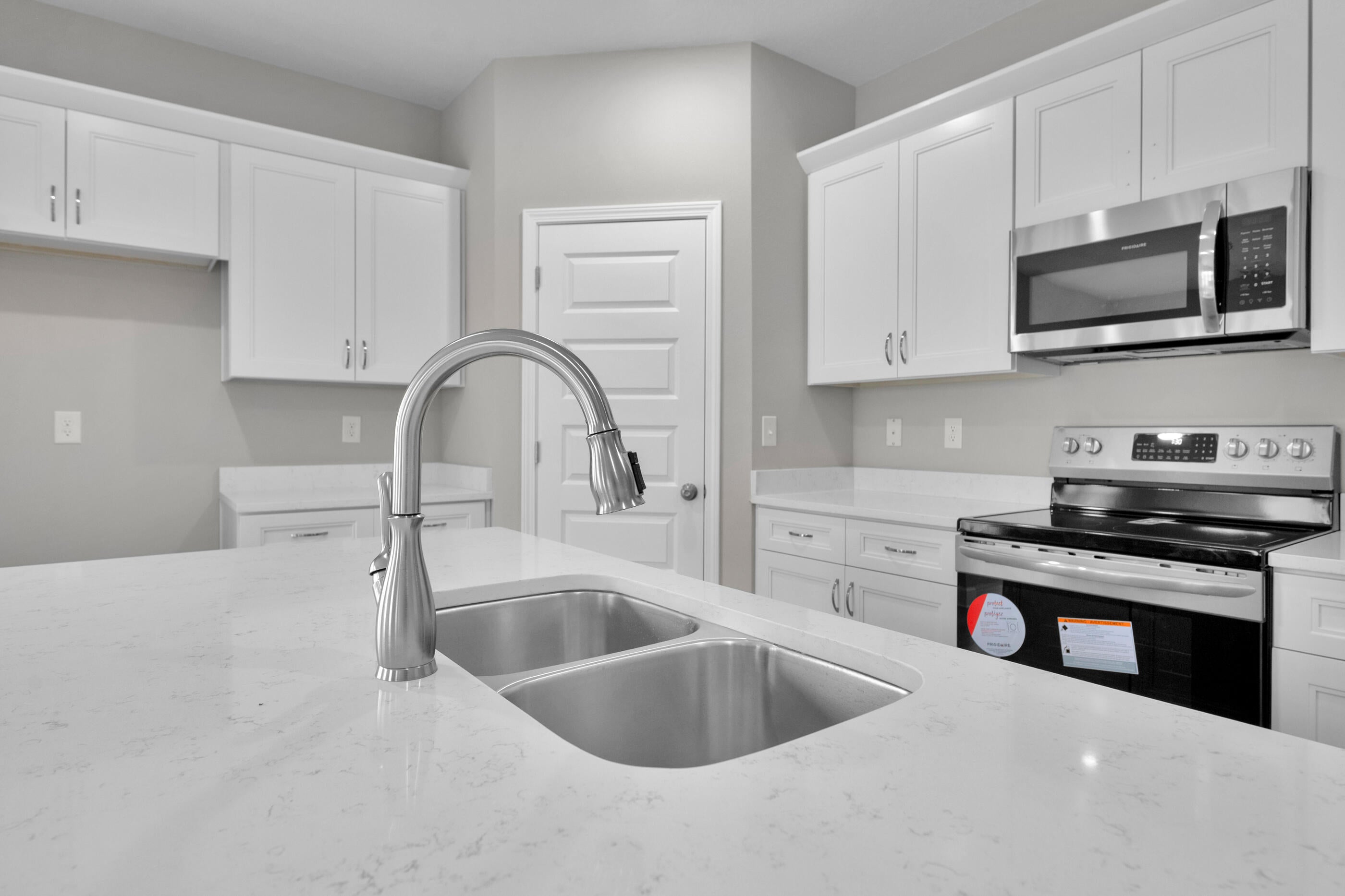 LAKERIDGE EST - Residential