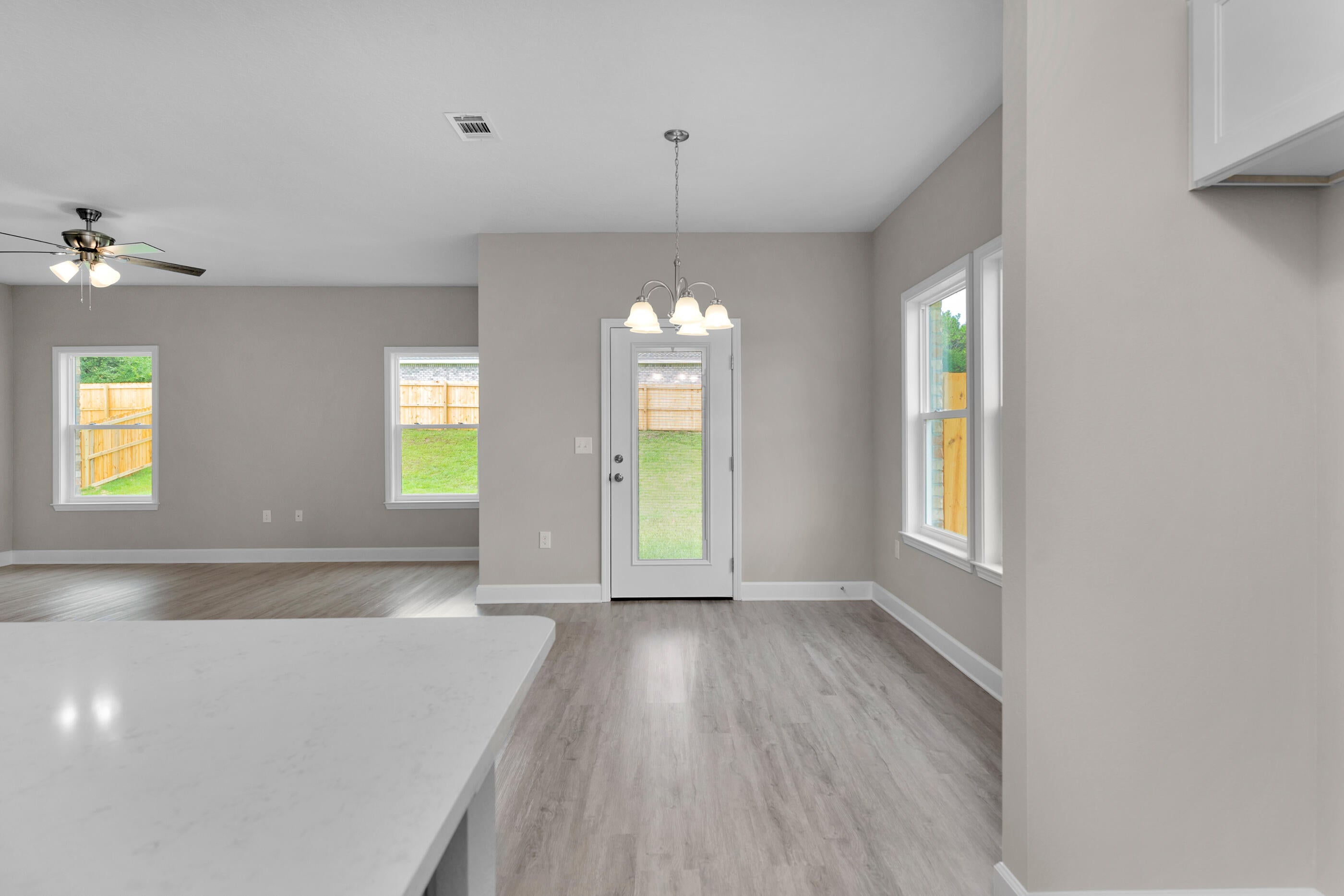LAKERIDGE EST - Residential