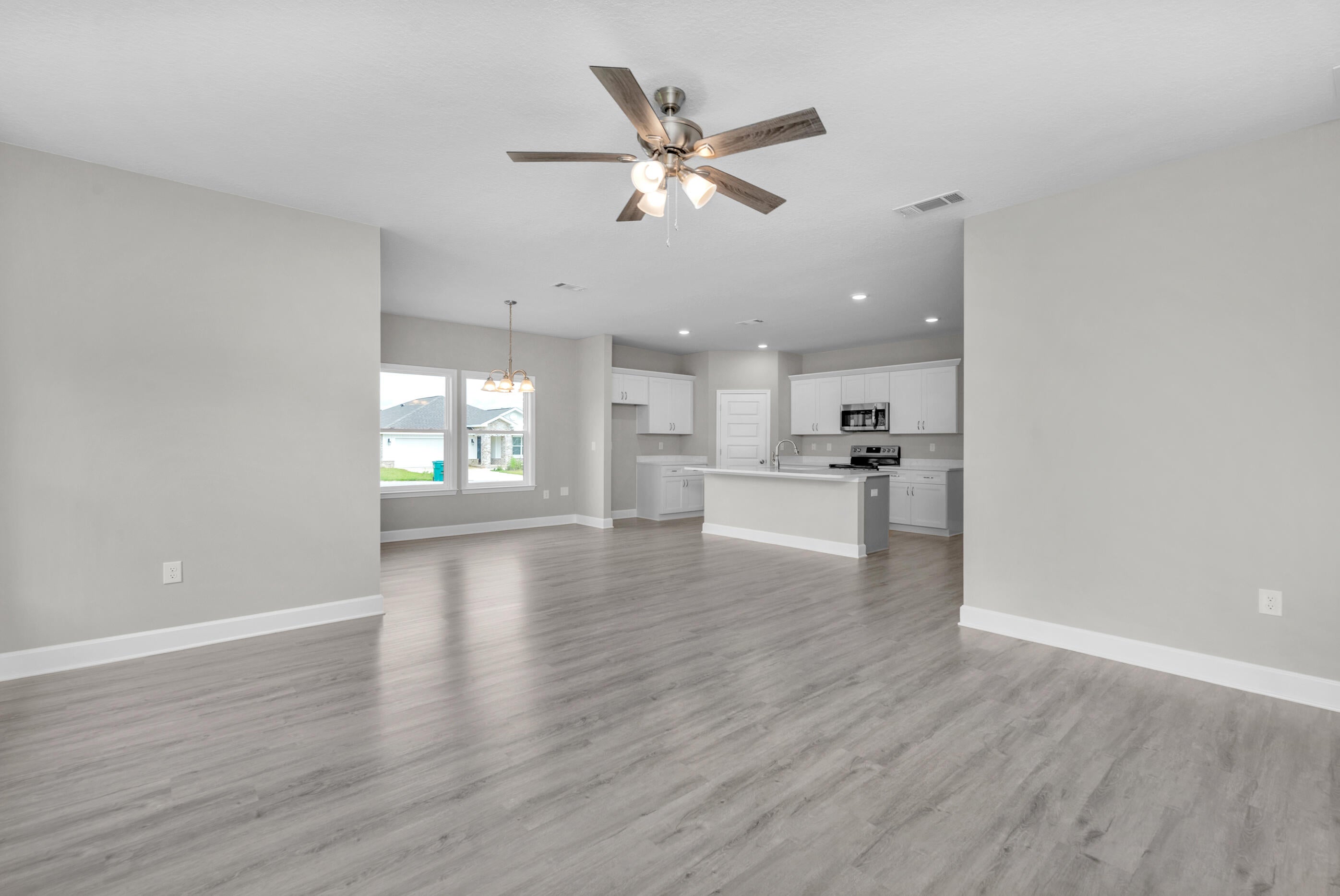 LAKERIDGE EST - Residential