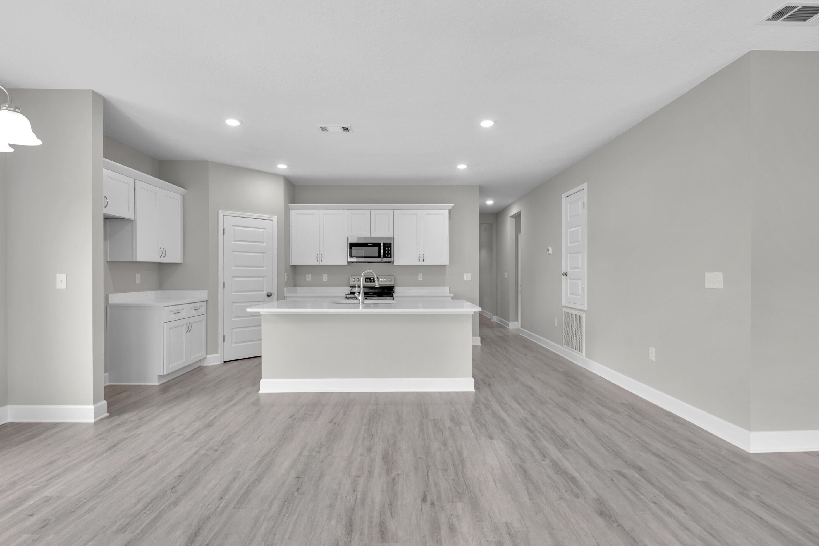 LAKERIDGE EST - Residential