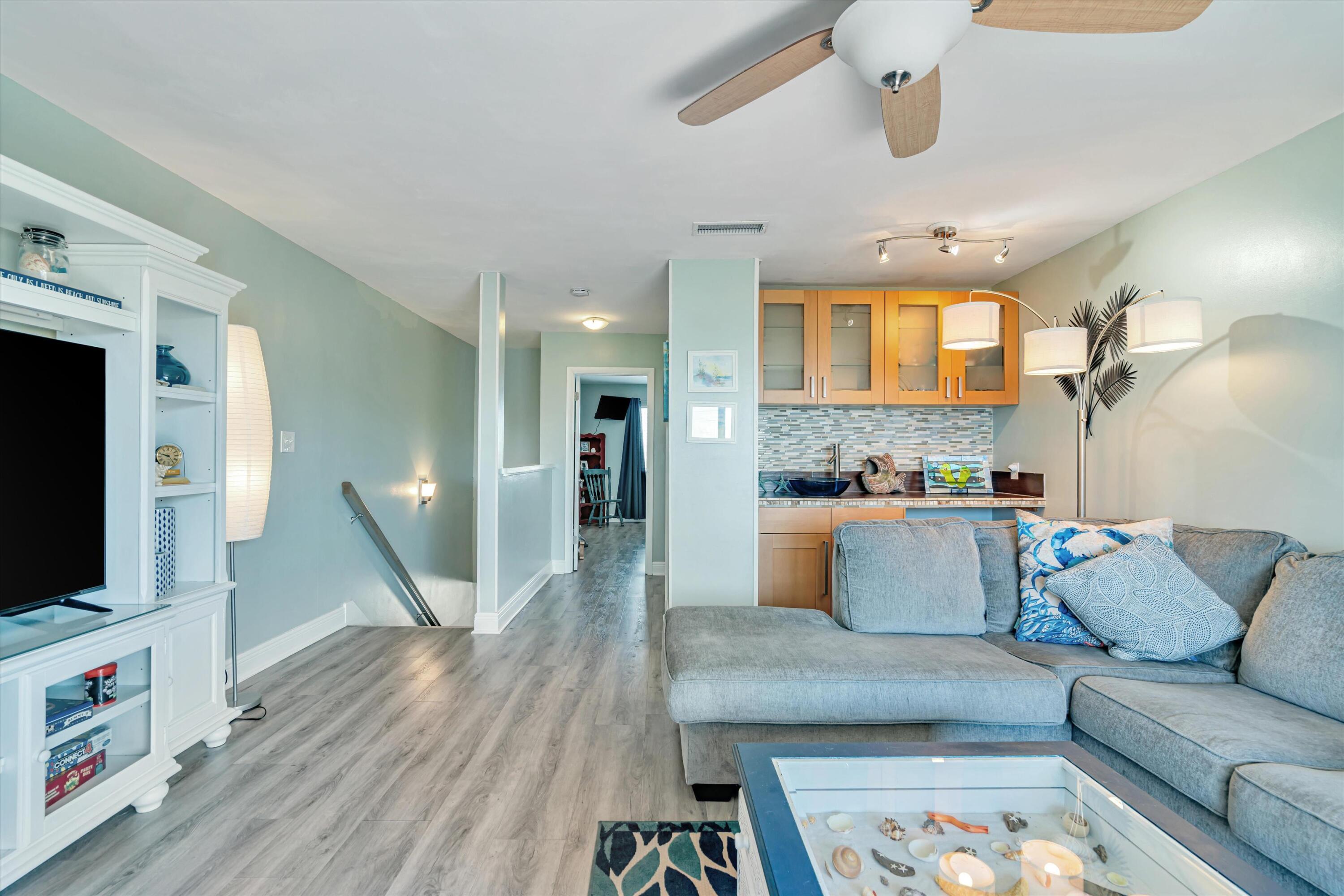 BLUE SURF T/H - Residential