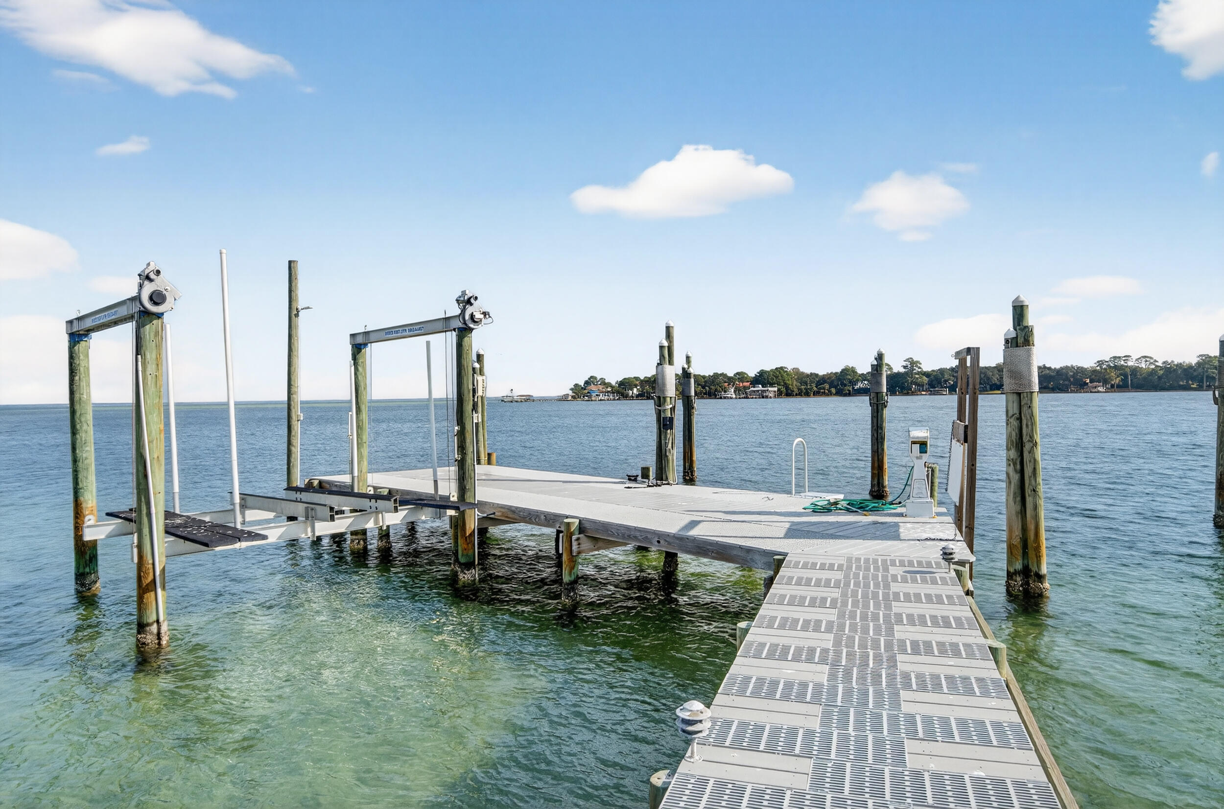 PEACOCKS POINT REPLAT - Residential