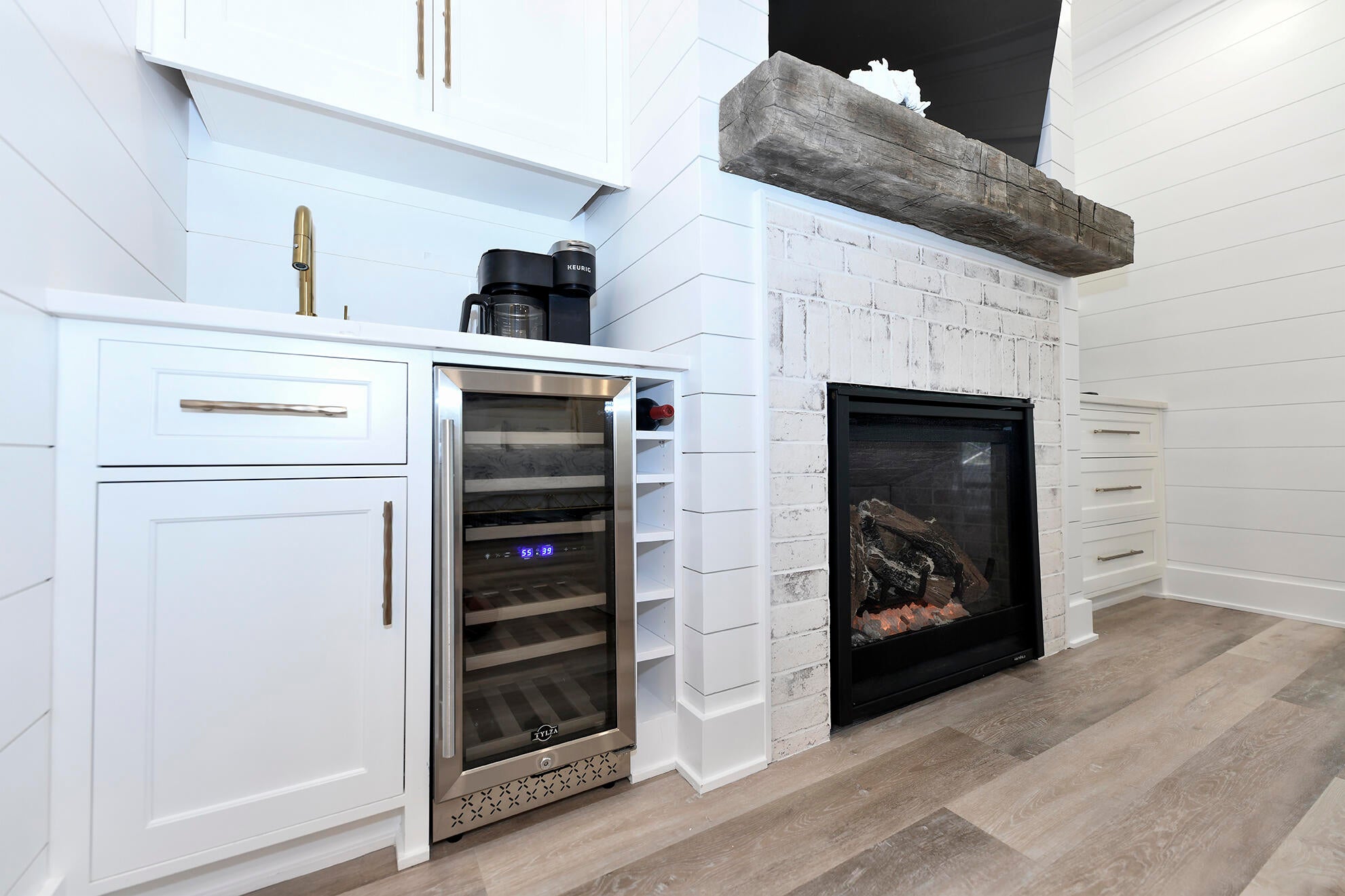 EASTERN LAKE S/D - Residential