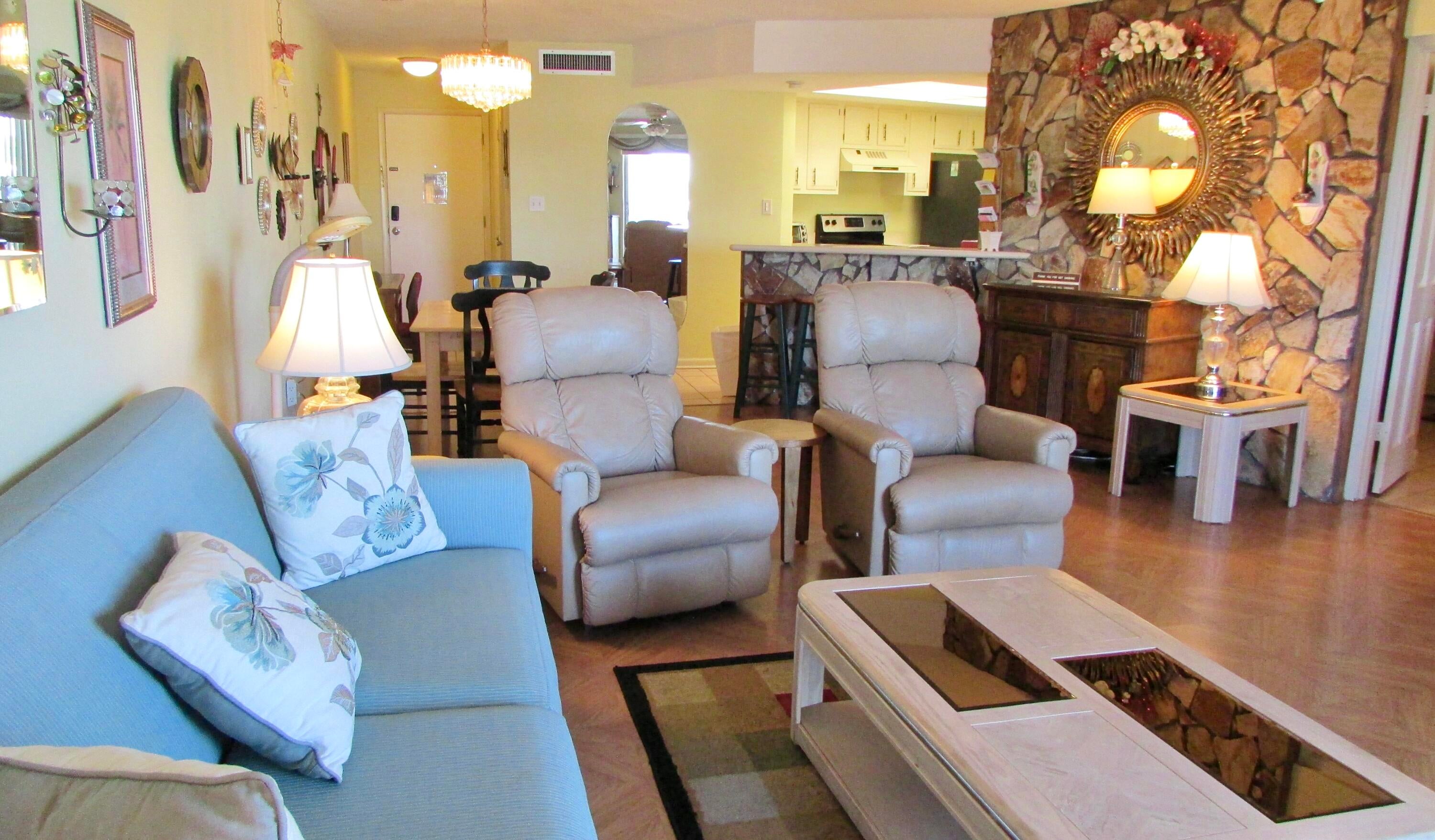 EL MATADOR CONDO - Residential