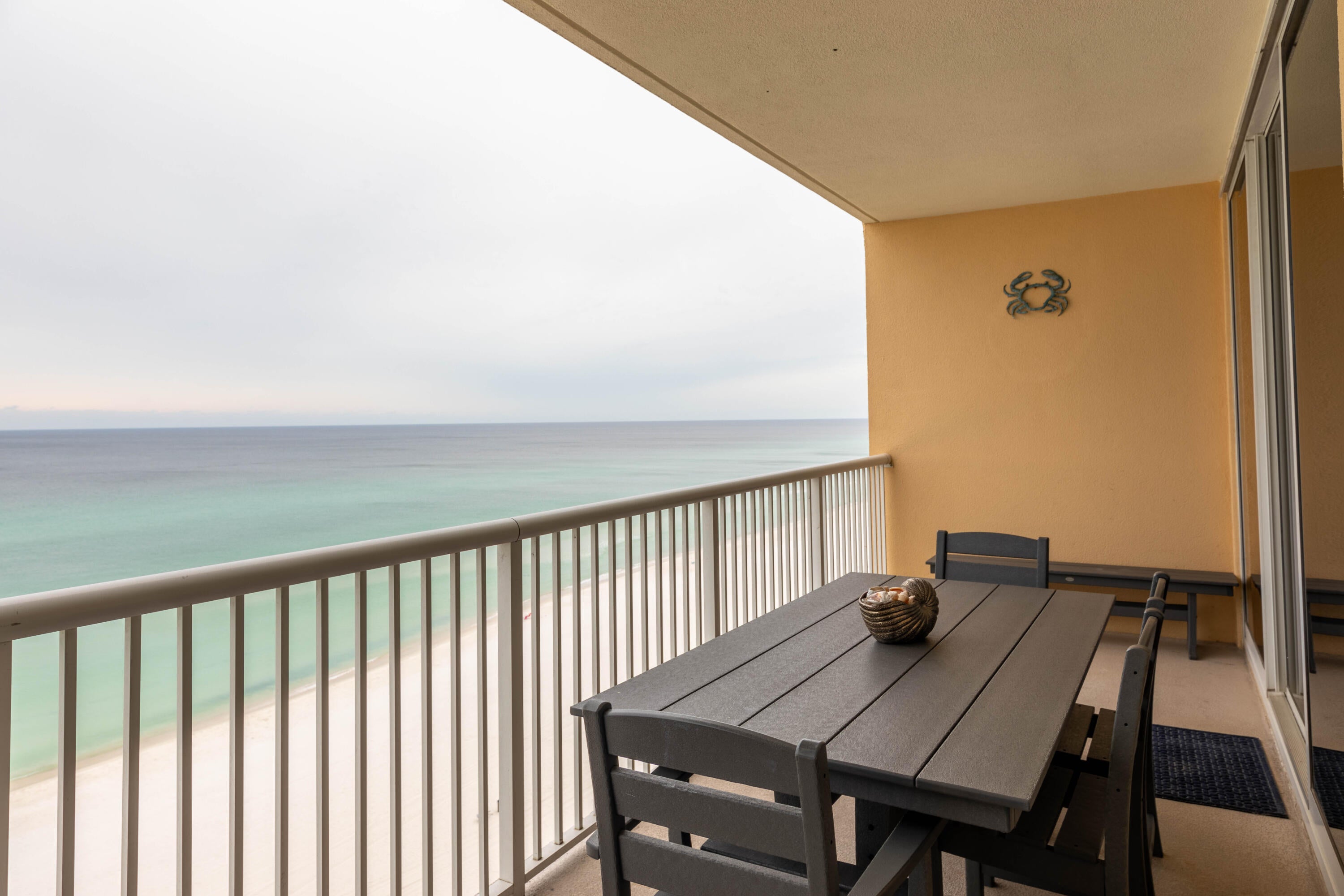 MAJESTIC BEACH TOWERS I - Residential